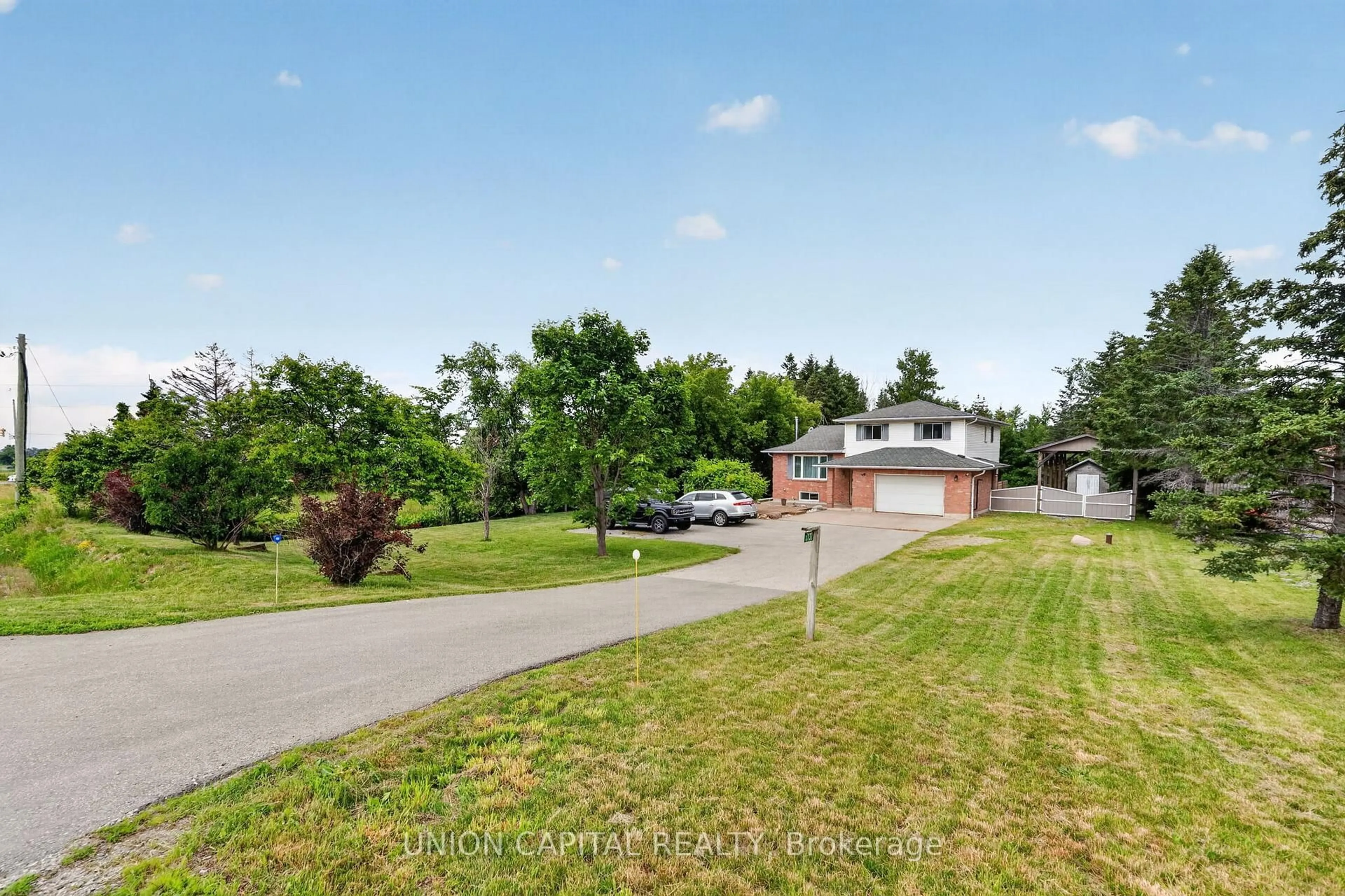 A pic from outside/outdoor area/front of a property/back of a property/a pic from drone, street for 3132 Ravenshoe Rd, Georgina Ontario L4P 3E9