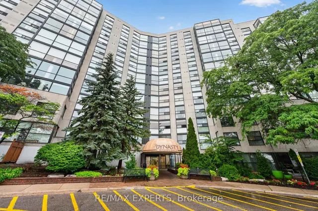 30 Harding Blvd #Ph01, Richmond Hill 2