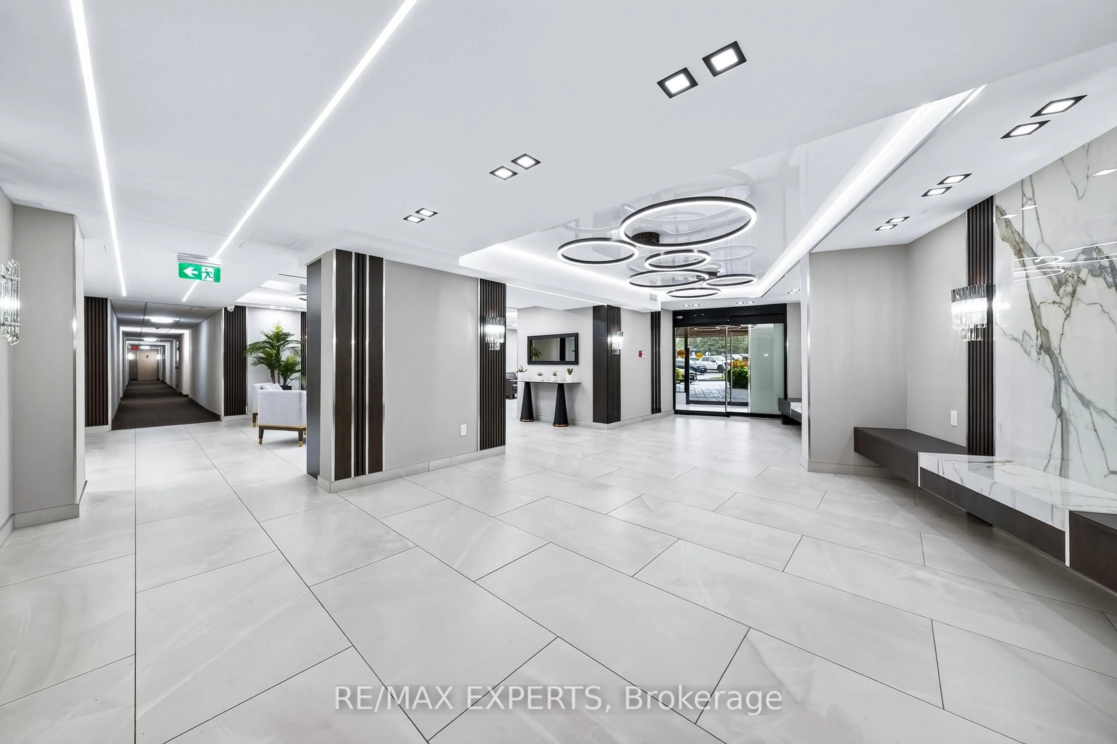 Lobby for 30 Harding Blvd #Ph01, Richmond Hill Ontario L4C 9M3