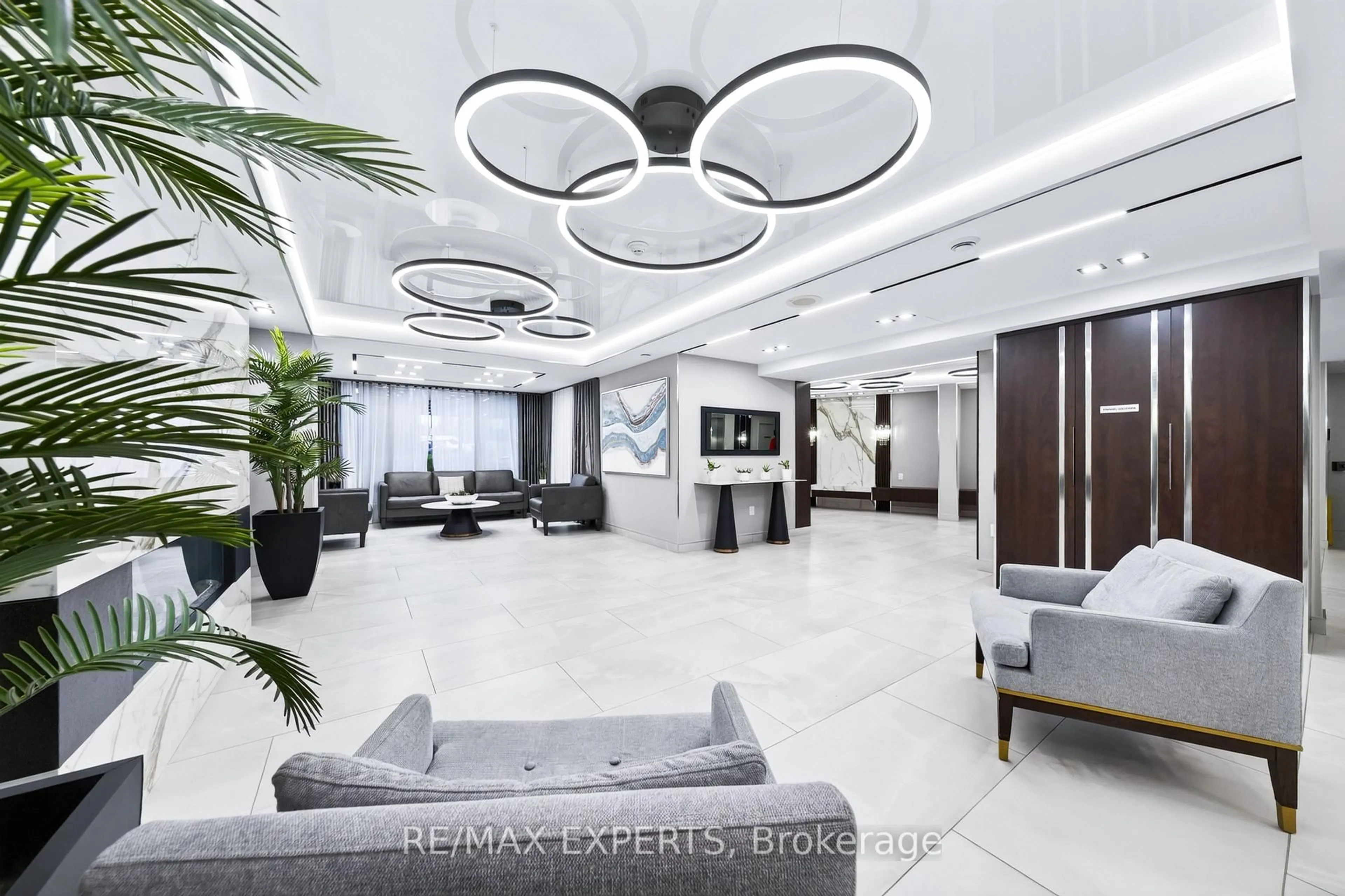 Lobby for 30 Harding Blvd #Ph01, Richmond Hill Ontario L4C 9M3