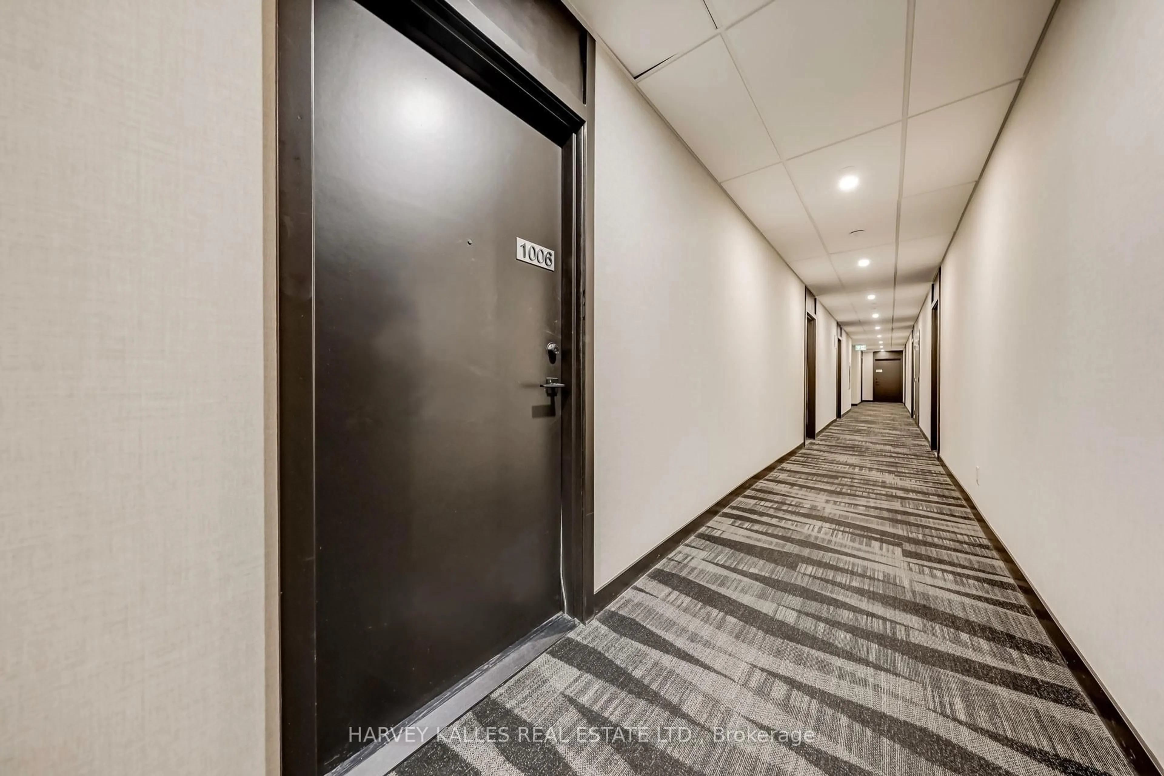 Indoor foyer for 8119 Birchmount Rd #1006, Markham Ontario L6G 0H5