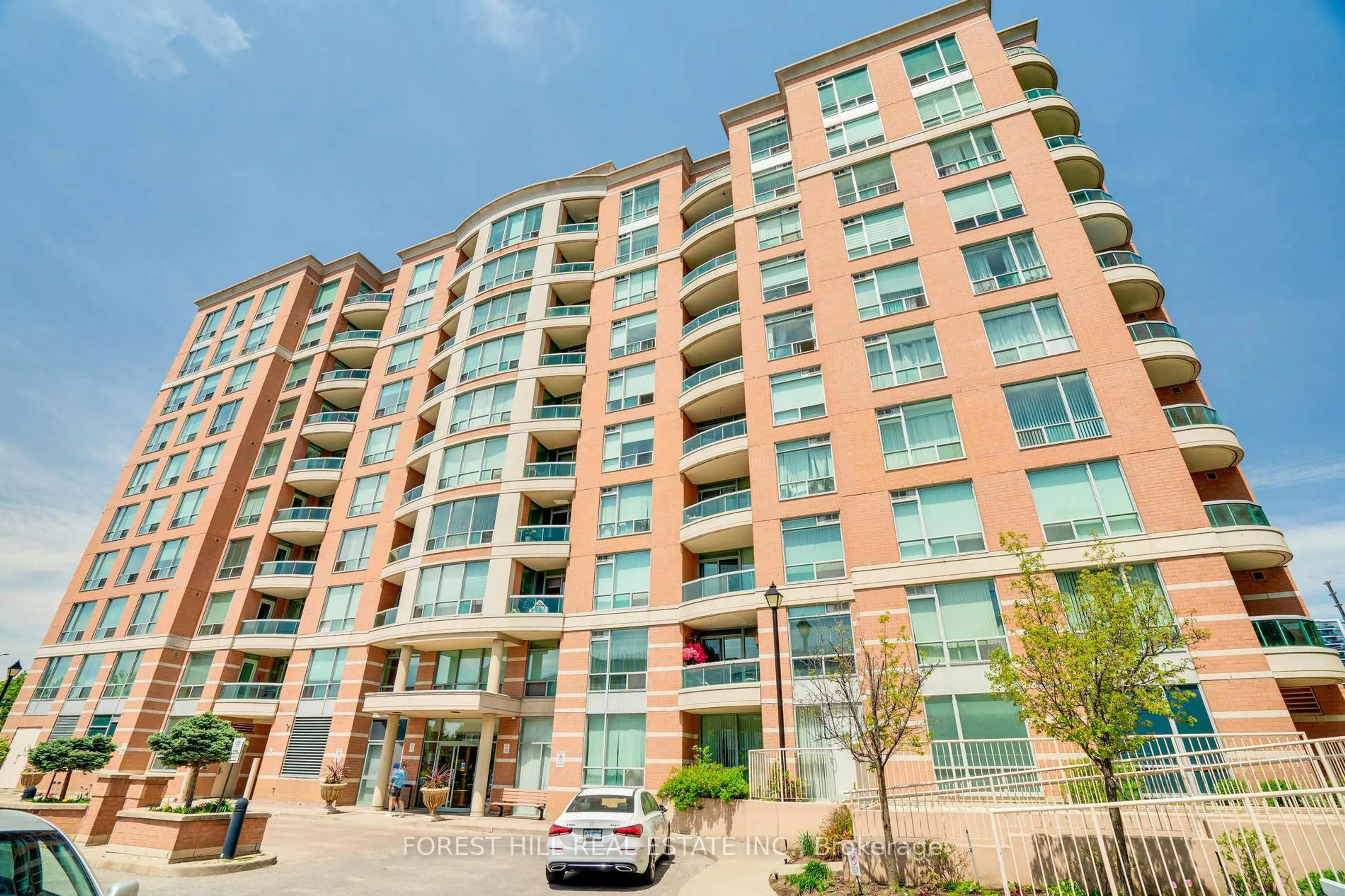 Patio, building for 745 New Westminster Dr #608, Vaughan Ontario L4J 8J9