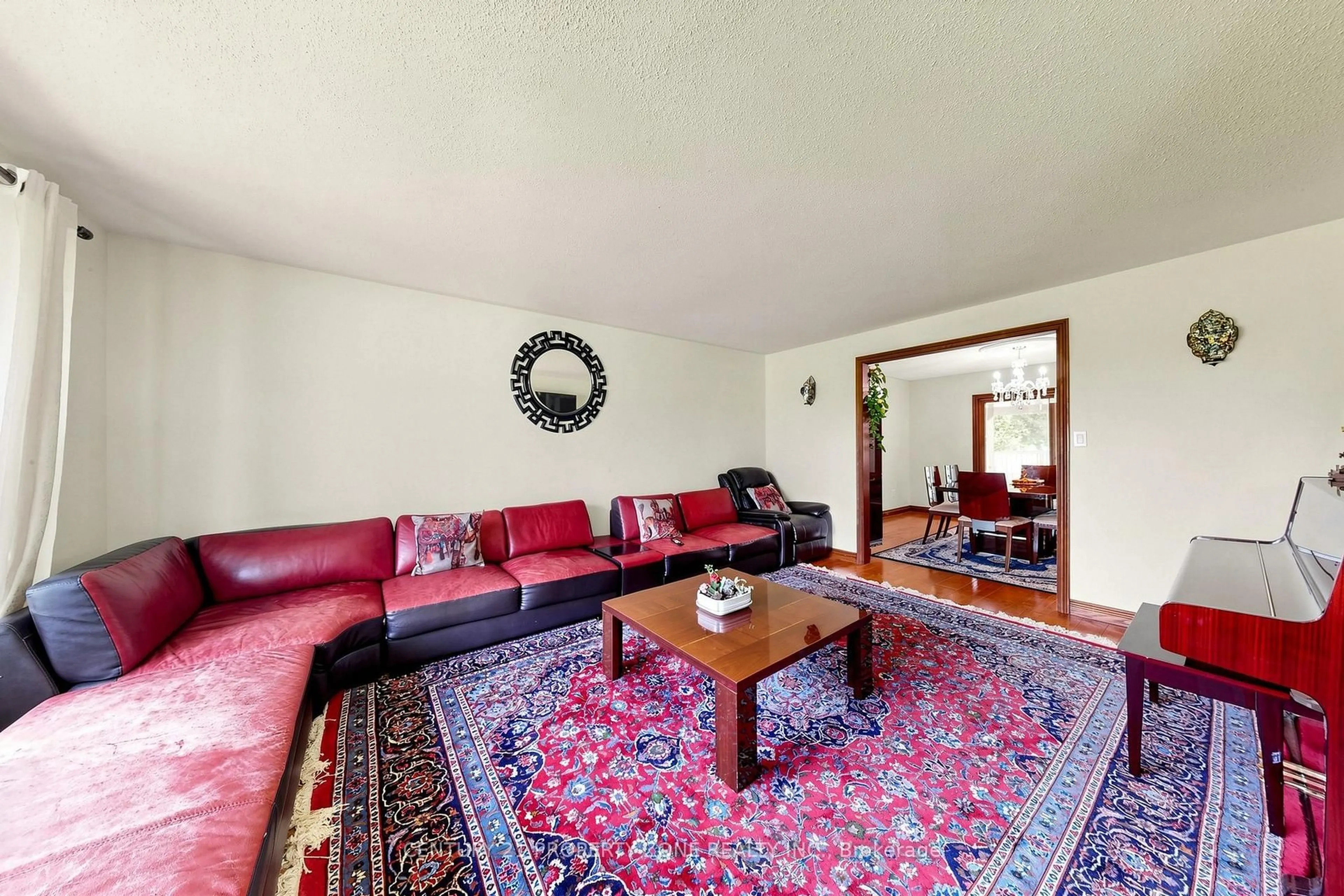 Living room with furniture, unknown for 4436 20 Side Rd, Bradford West Gwillimbury Ontario L0L 1R0