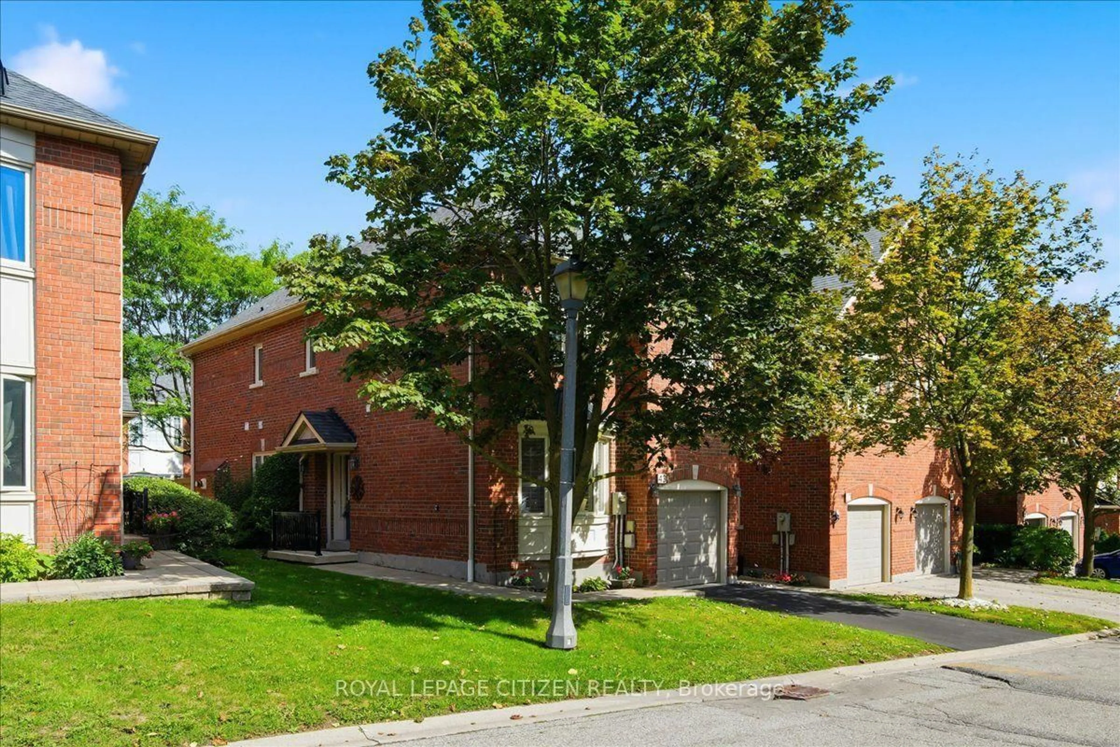 Home with brick exterior material, street for 255 Shaftsbury Ave #43, Richmond Hill Ontario L4C 0L9