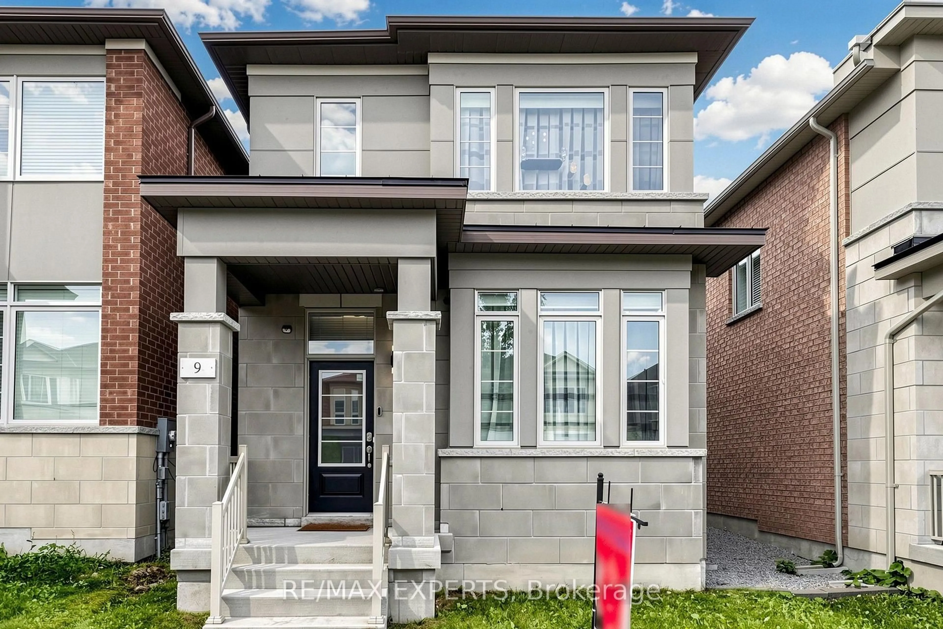 Home with brick exterior material, street for 9 Applegate Dr, East Gwillimbury Ontario L9N 0R2
