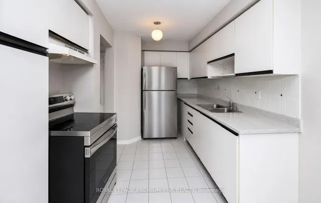 919 Caribou Valley Circ, Newmarket 4