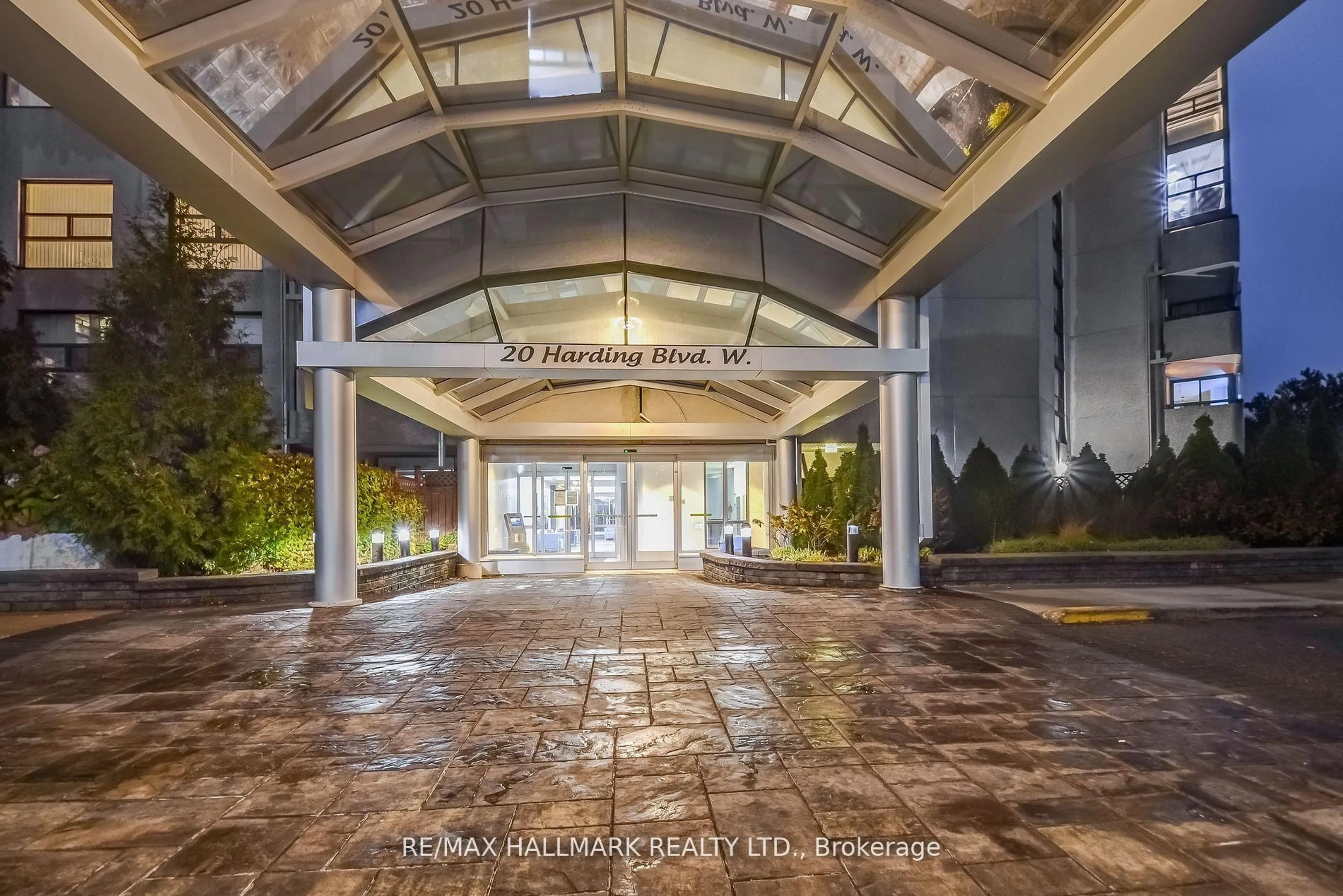 Lobby for 20 Harding Blvd #1211, Richmond Hill Ontario L4C 9S4