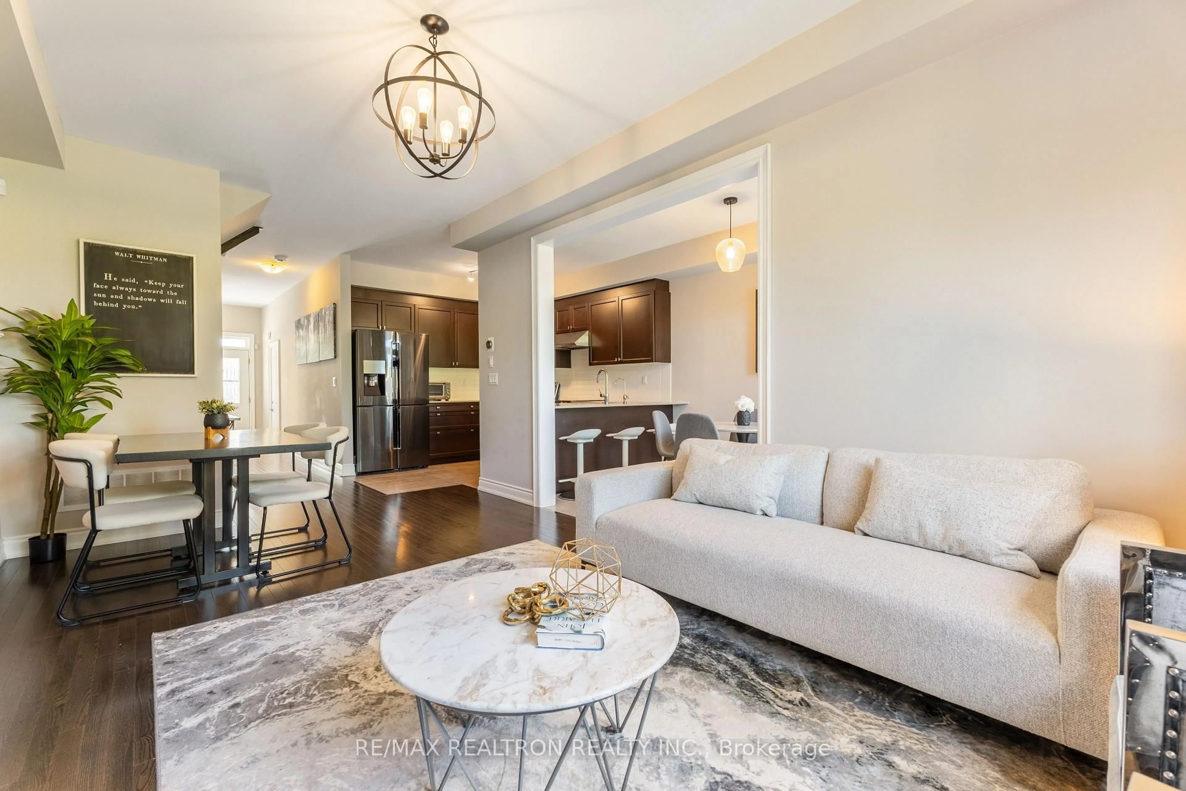 Living room with furniture, unknown for 126 Countryman Rd, East Gwillimbury Ontario L9N 0N8