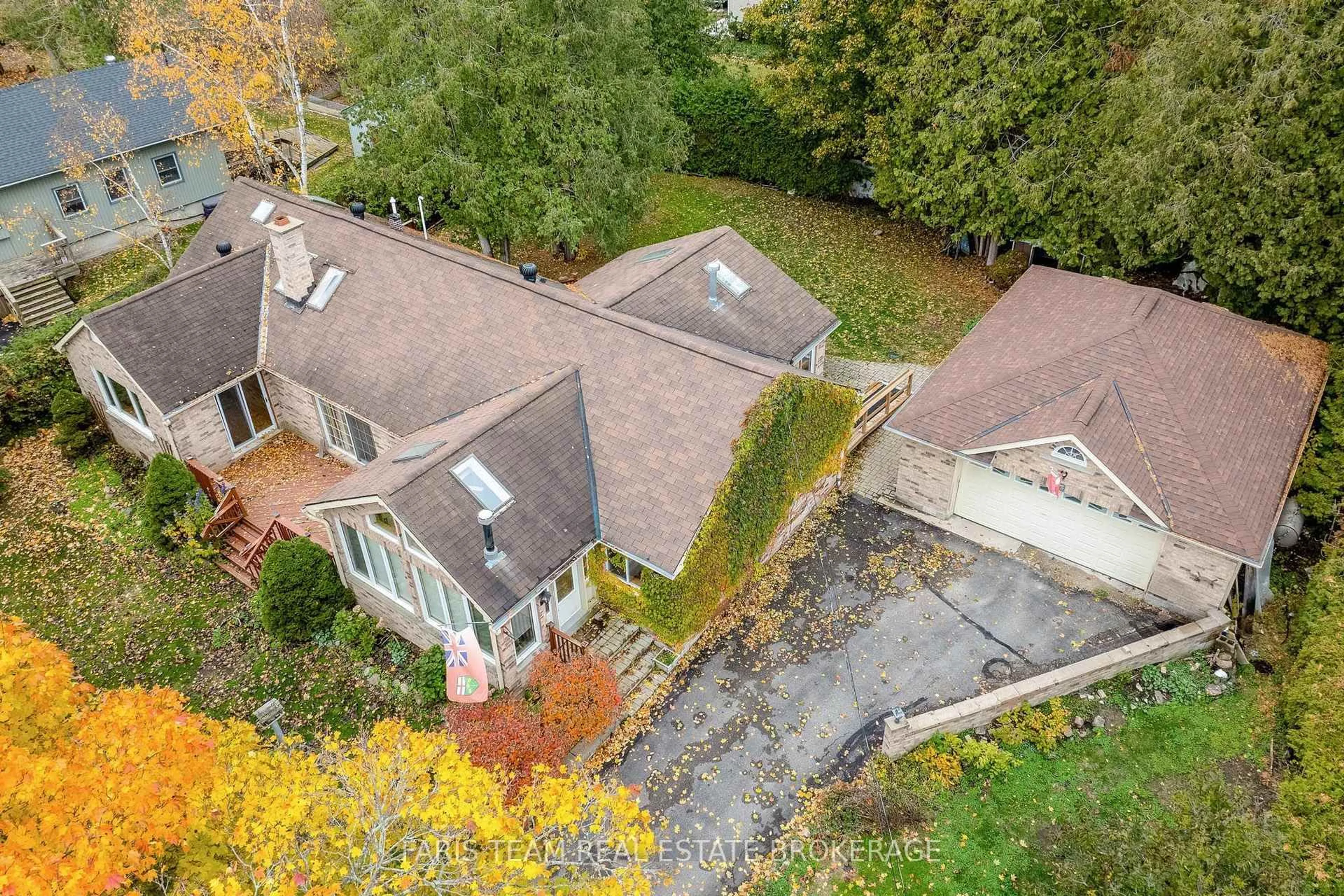 A pic from outside/outdoor area/front of a property/back of a property/a pic from drone, unknown for 2790 Purvis St, Innisfil Ontario L9S 3K6