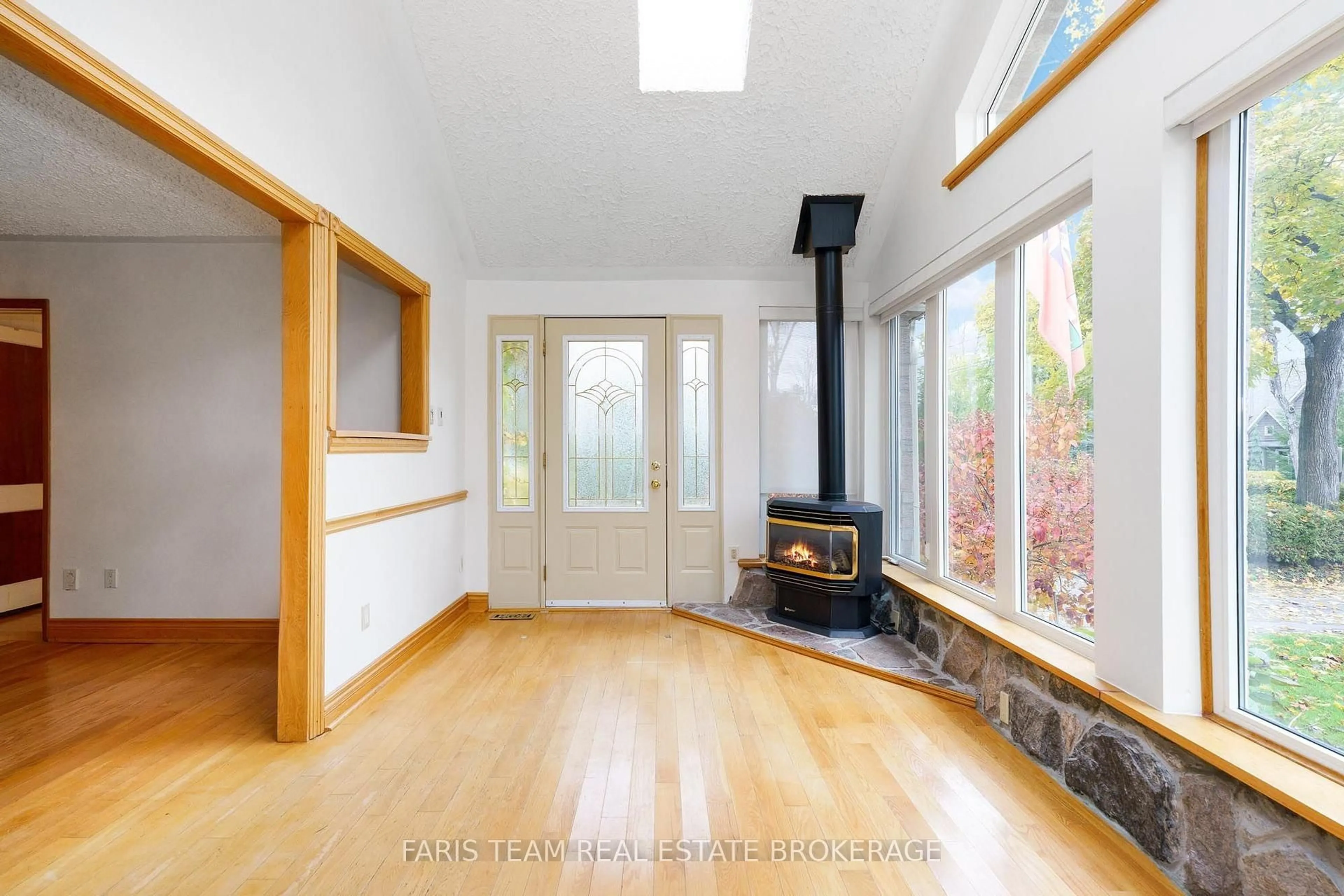 Indoor entryway for 2790 Purvis St, Innisfil Ontario L9S 3K6