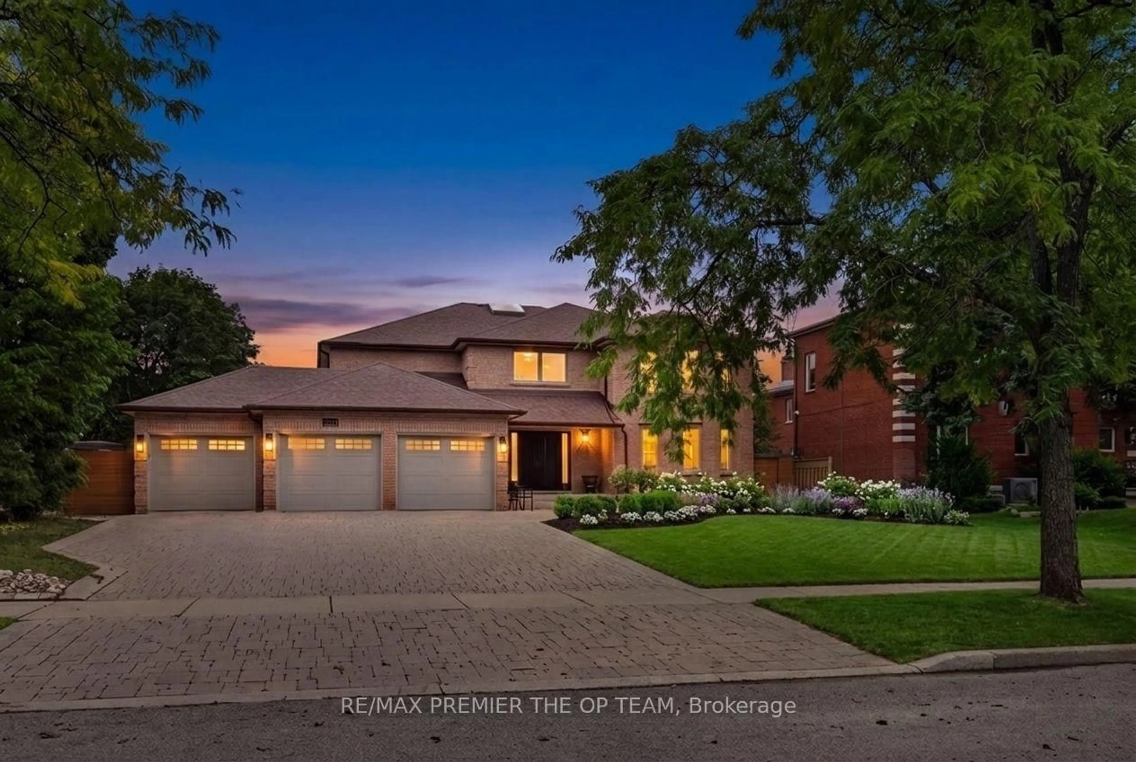 Home with brick exterior material, street for 155 Dianawood Rdge, Vaughan Ontario L4L 6W9