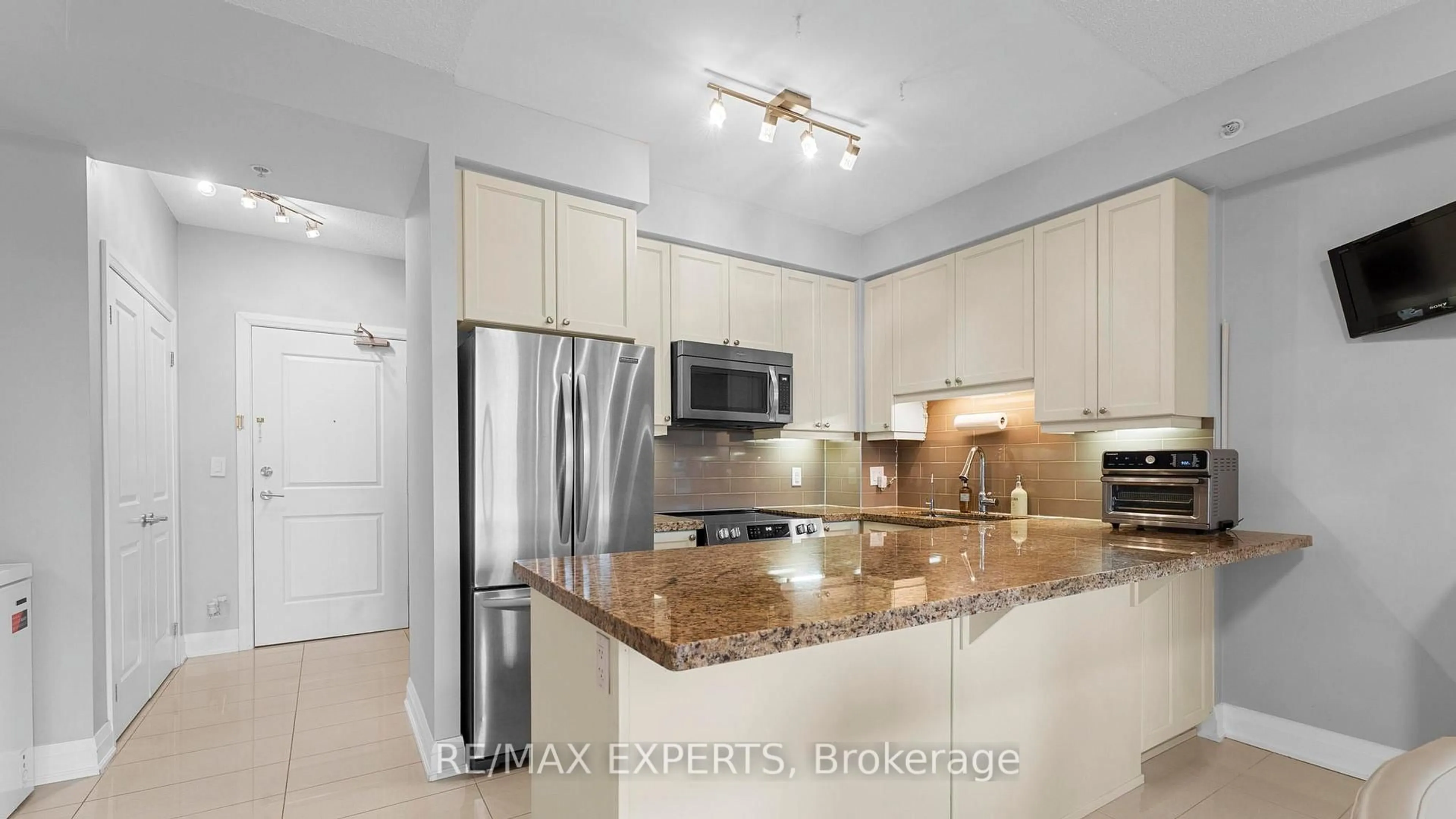 Unknown for 12 Woodstream Blvd #201, Vaughan Ontario L4L 8C4