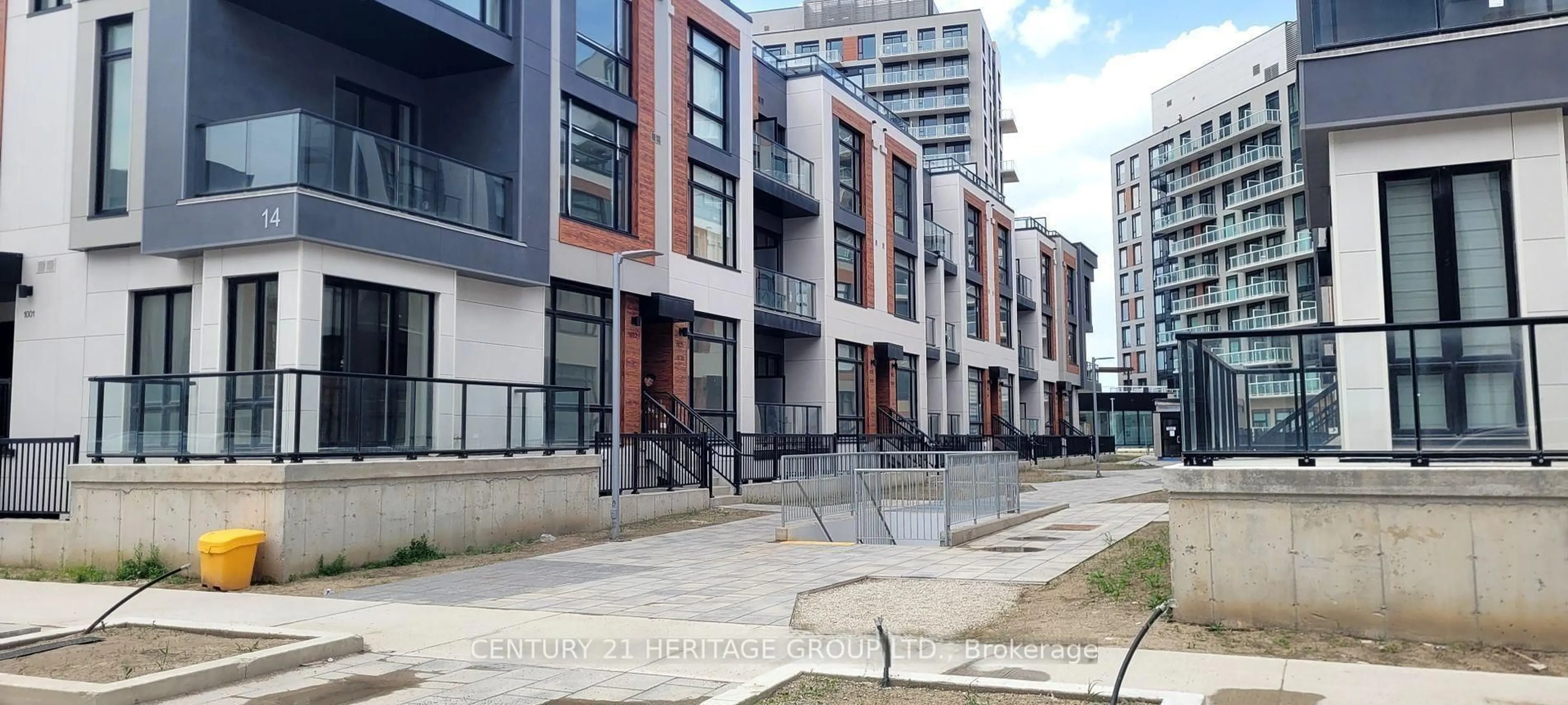Patio, street for 12 David Eyer Rd #1230, Richmond Hill Ontario L4S 0N3