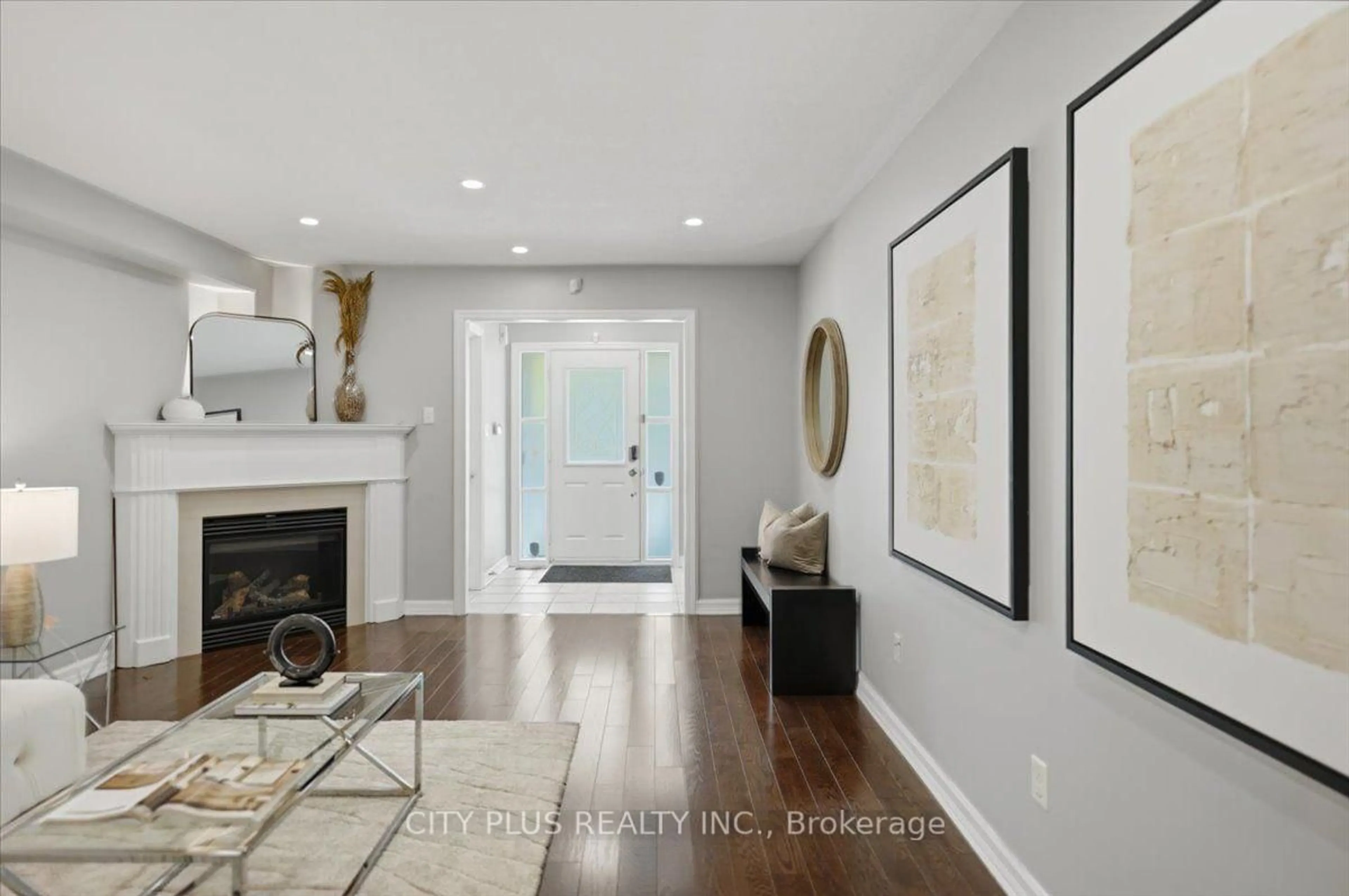 Indoor entryway for 59 Byers Pond Way, Whitchurch-Stouffville Ontario L4A 0R4