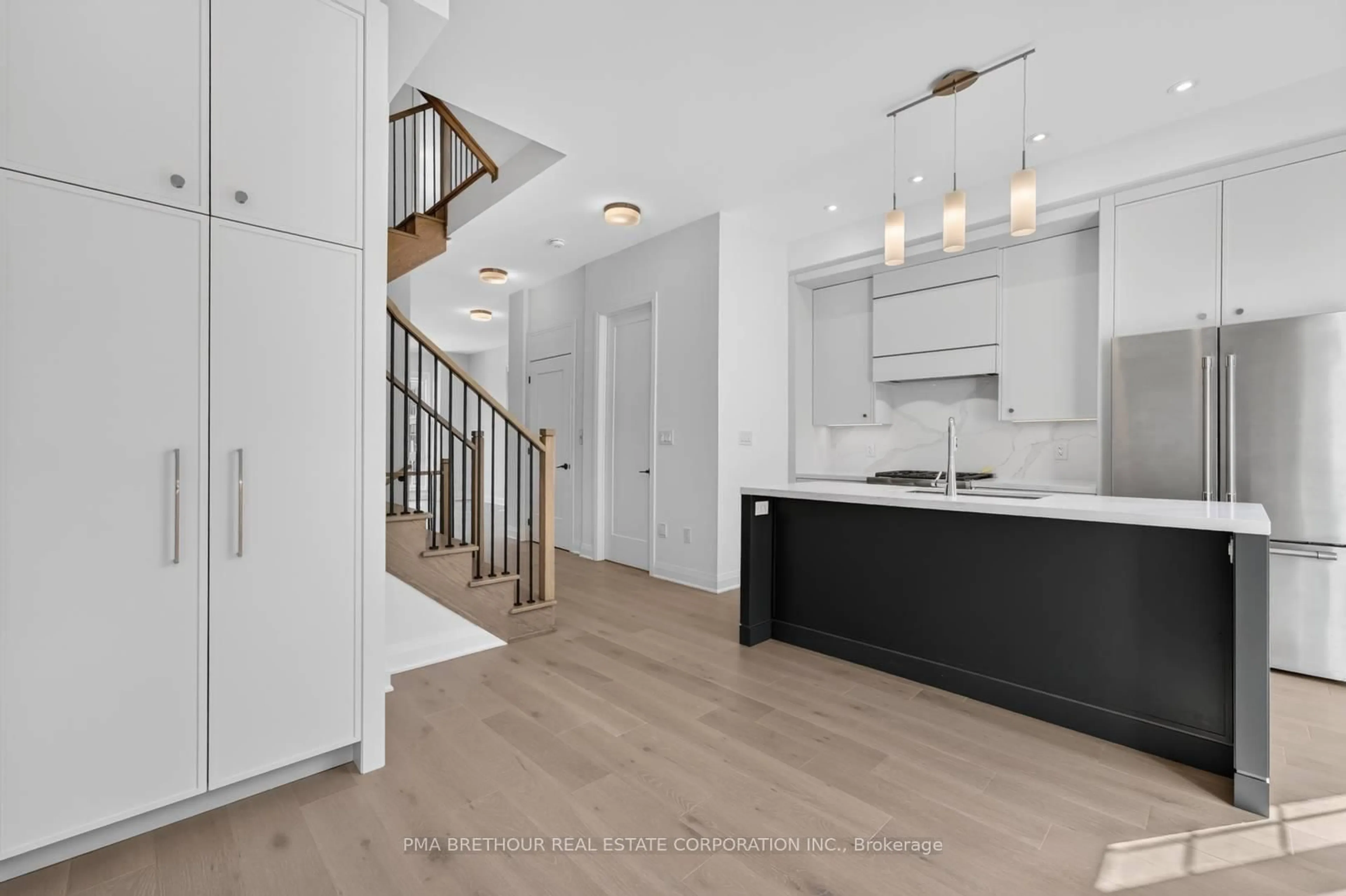 Open concept kitchen, unknown for 59 Alton Cres, Vaughan Ontario L4J 4R3