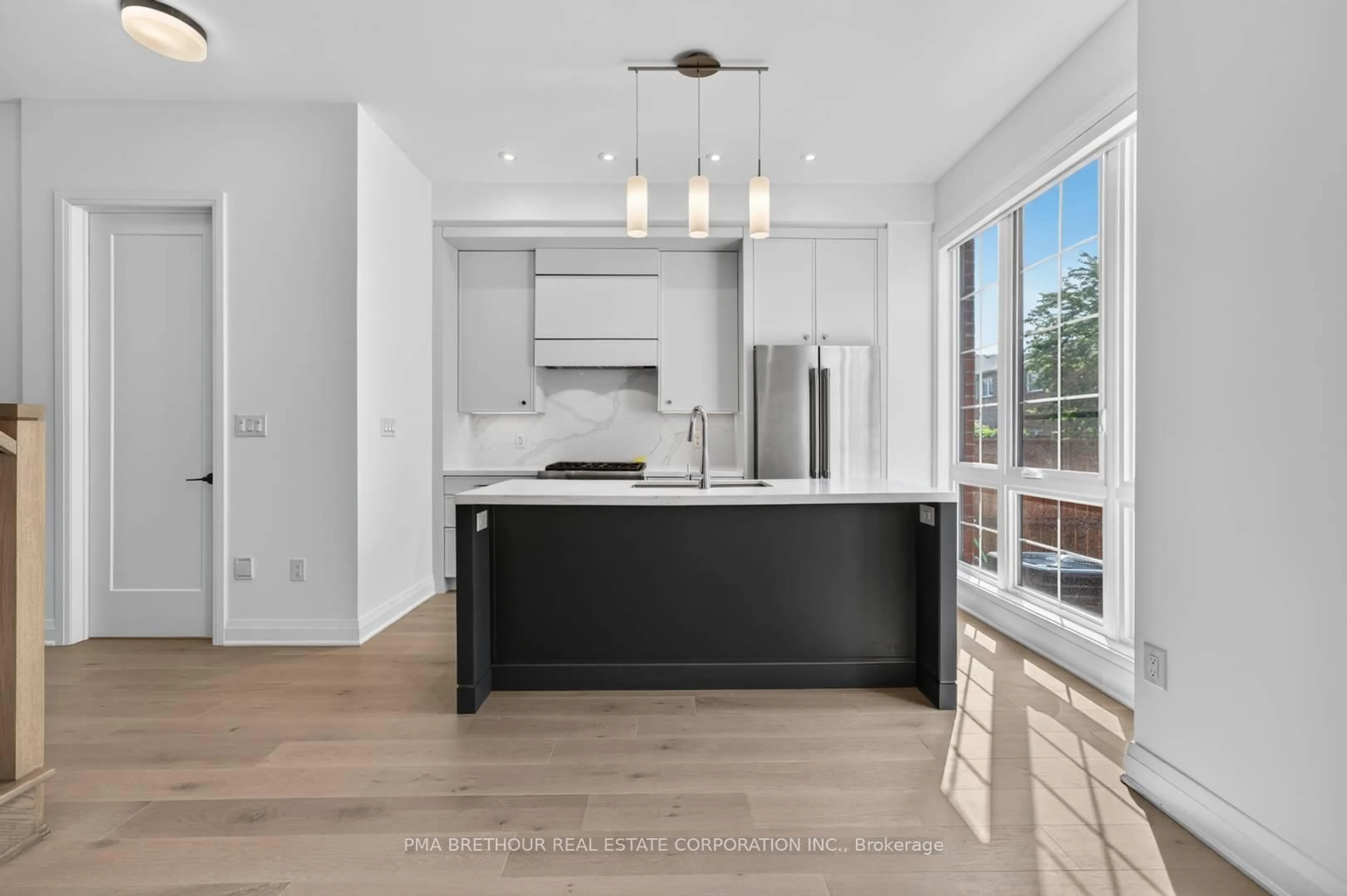 Open concept kitchen, unknown for 59 Alton Cres, Vaughan Ontario L4J 4R3
