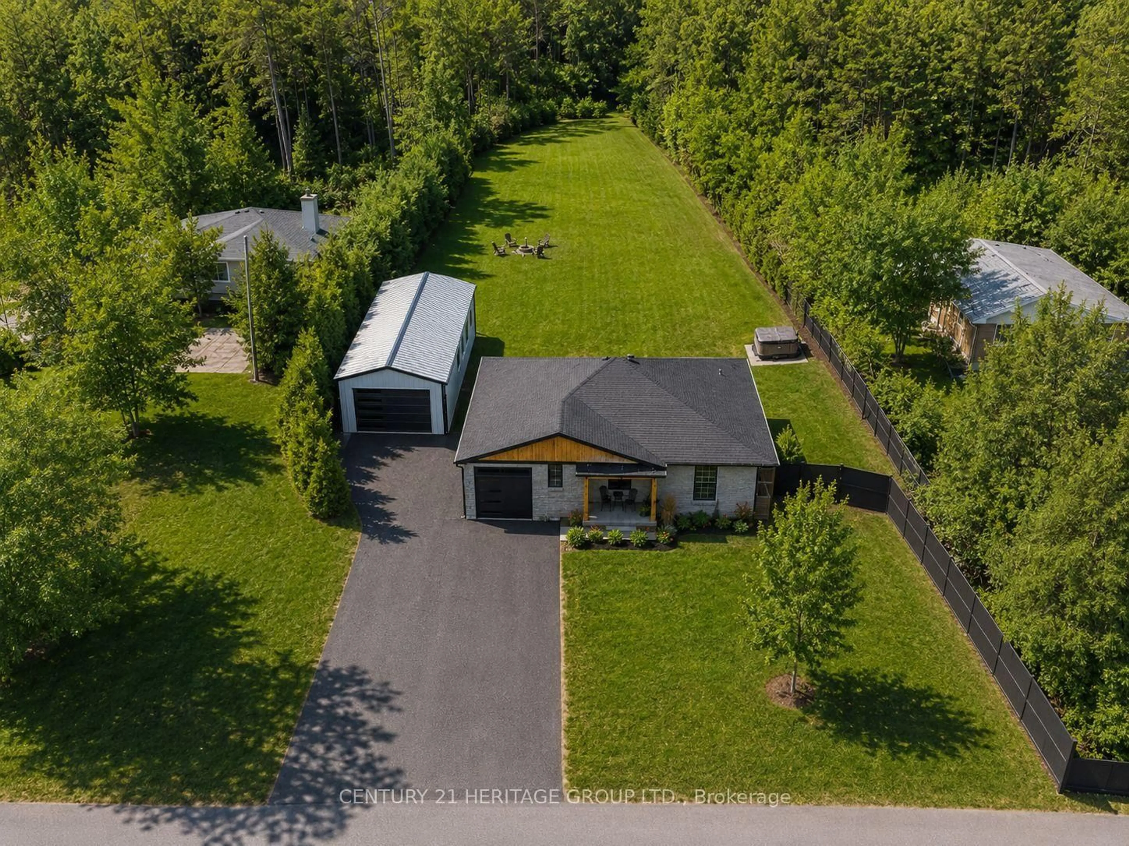 A pic from outside/outdoor area/front of a property/back of a property/a pic from drone, street for 7 Crawford Circ, New Tecumseth Ontario L0G 1A0