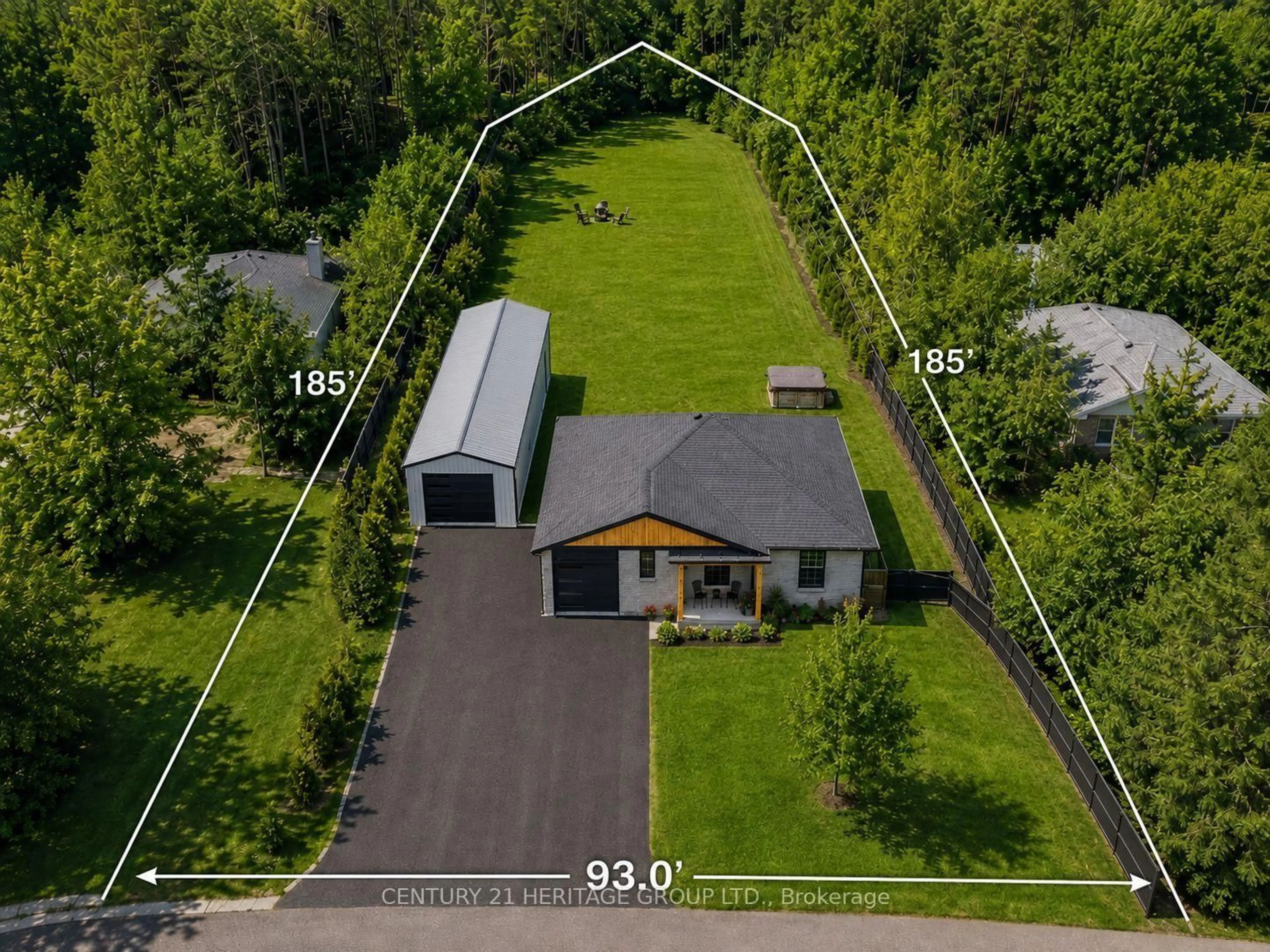 A pic from outside/outdoor area/front of a property/back of a property/a pic from drone, street for 7 Crawford Circ, New Tecumseth Ontario L0G 1A0