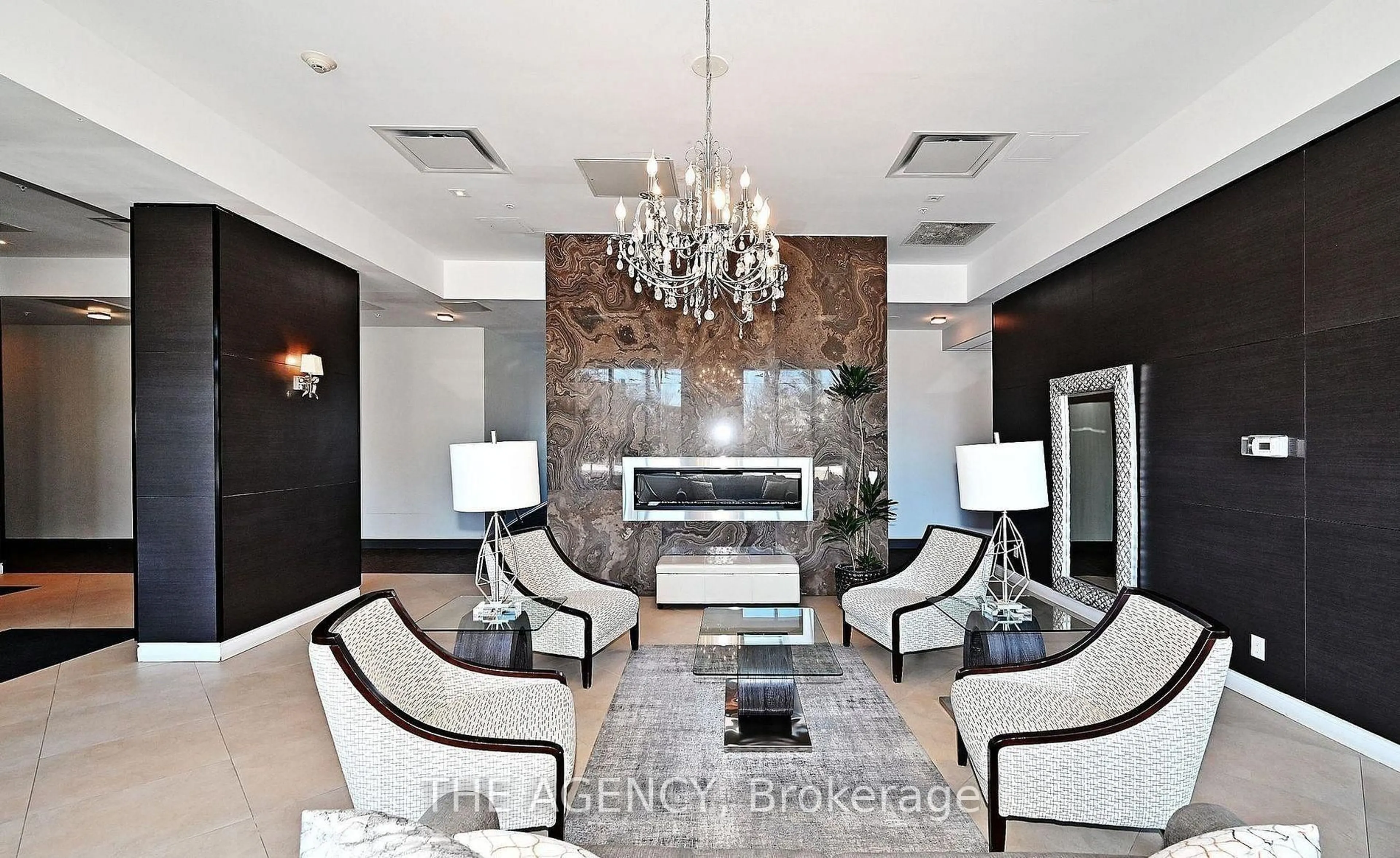 Lobby for 11611 Yonge St #809, Richmond Hill Ontario L4E 1G2