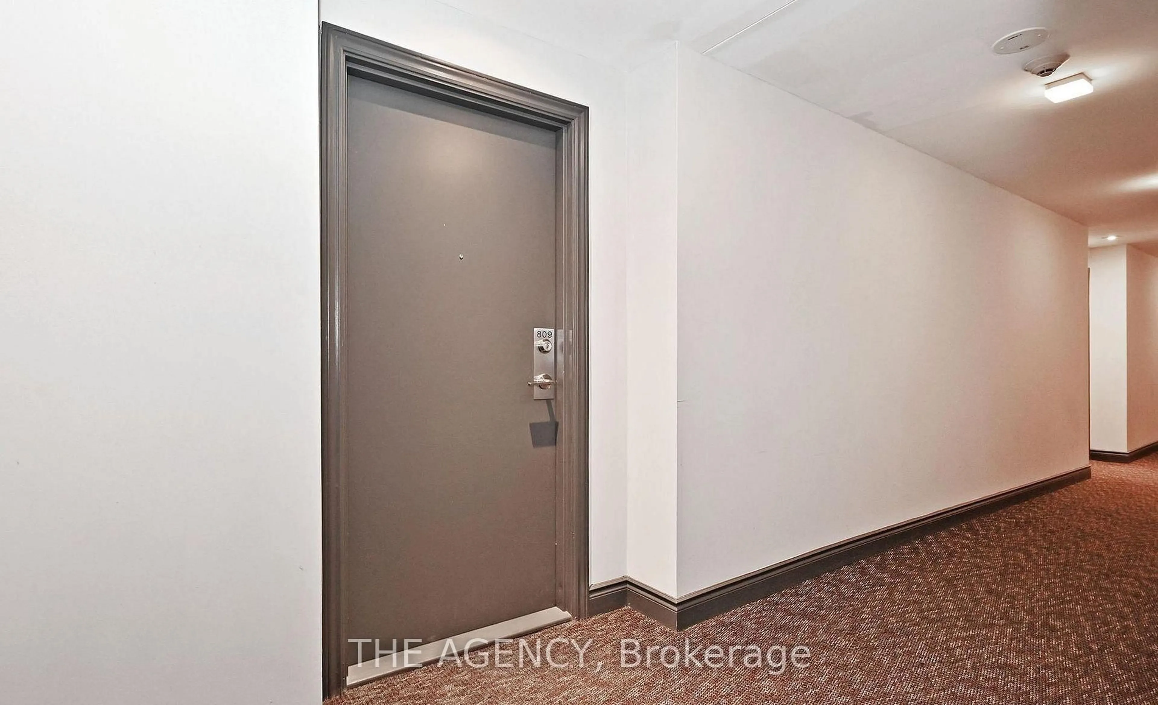 Indoor entryway for 11611 Yonge St #809, Richmond Hill Ontario L4E 1G2