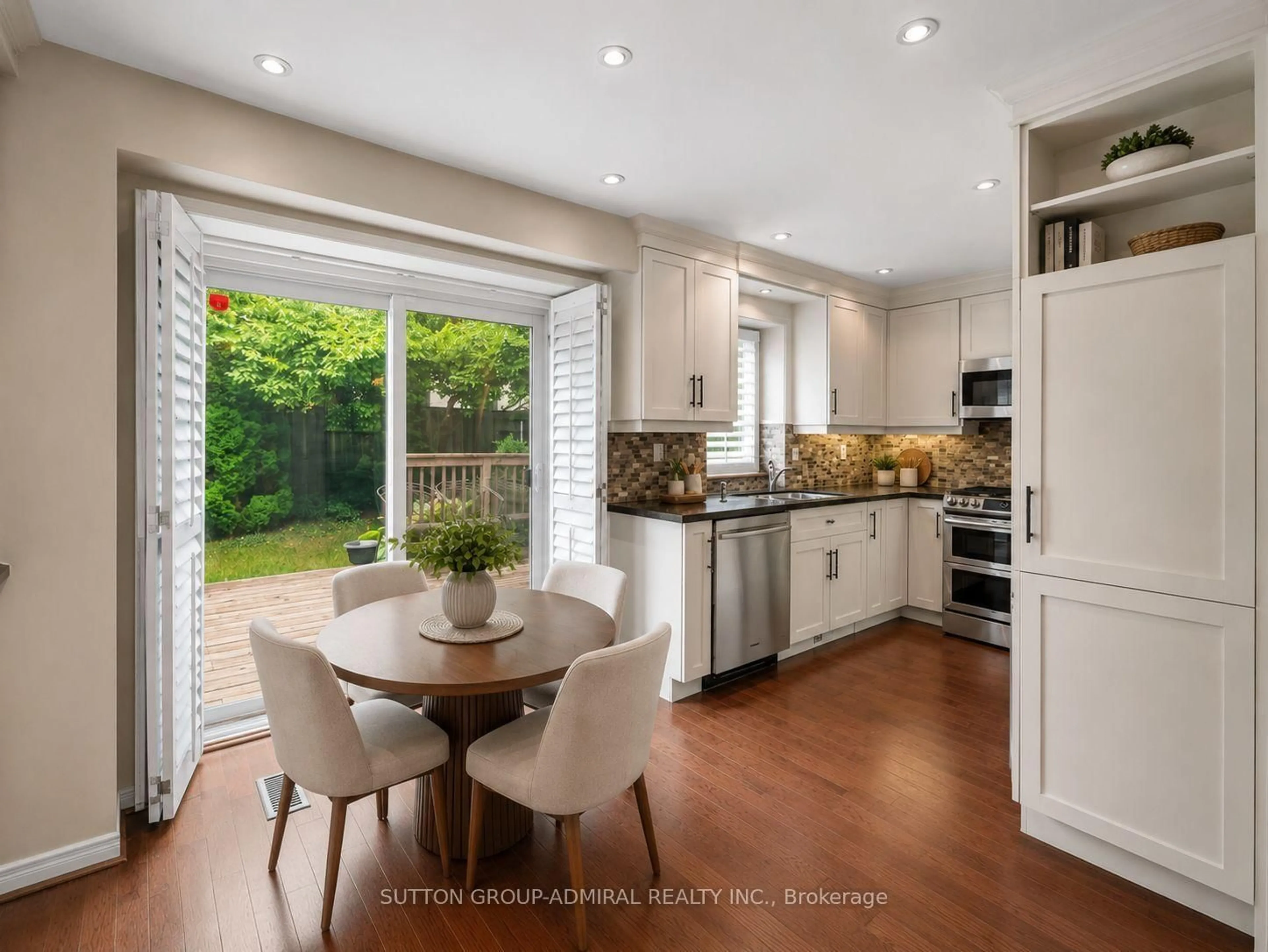 Open concept kitchen, unknown for 19 Jessica Gdns, Vaughan Ontario L4J 3G1