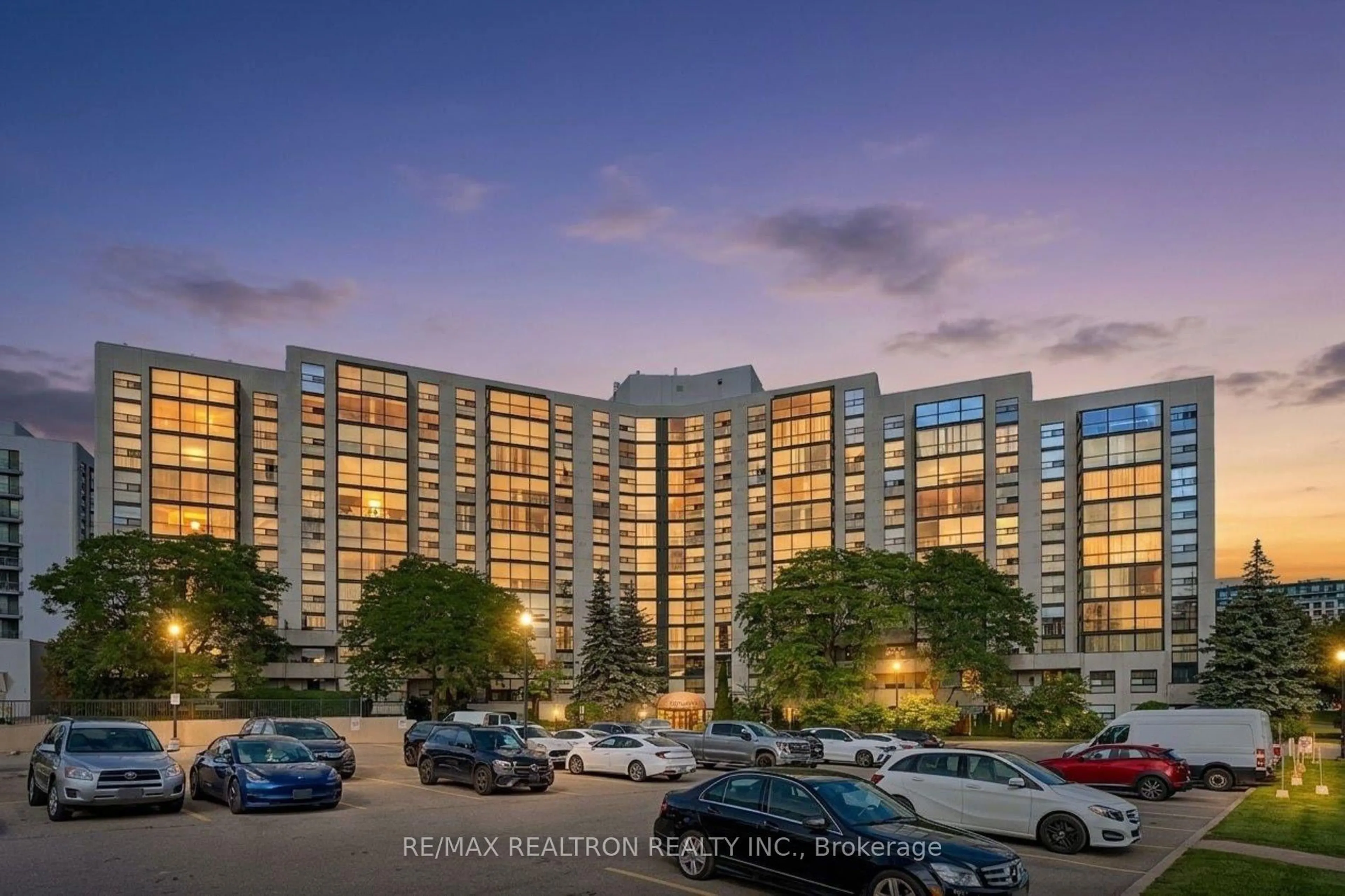 Unknown for 30 Harding Blvd #1111, Richmond Hill Ontario L4C 9M3