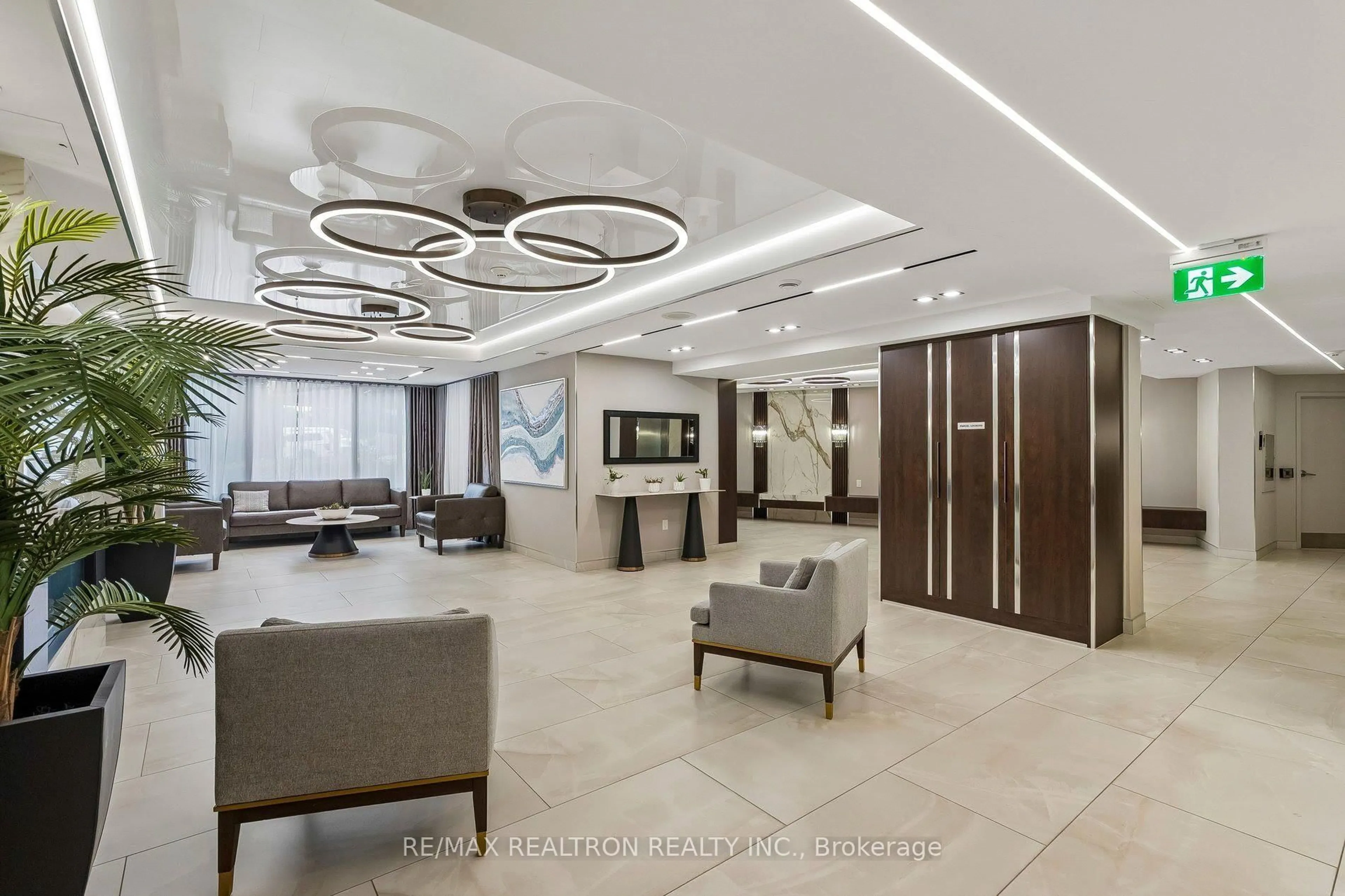 Lobby for 30 Harding Blvd #1111, Richmond Hill Ontario L4C 9M3