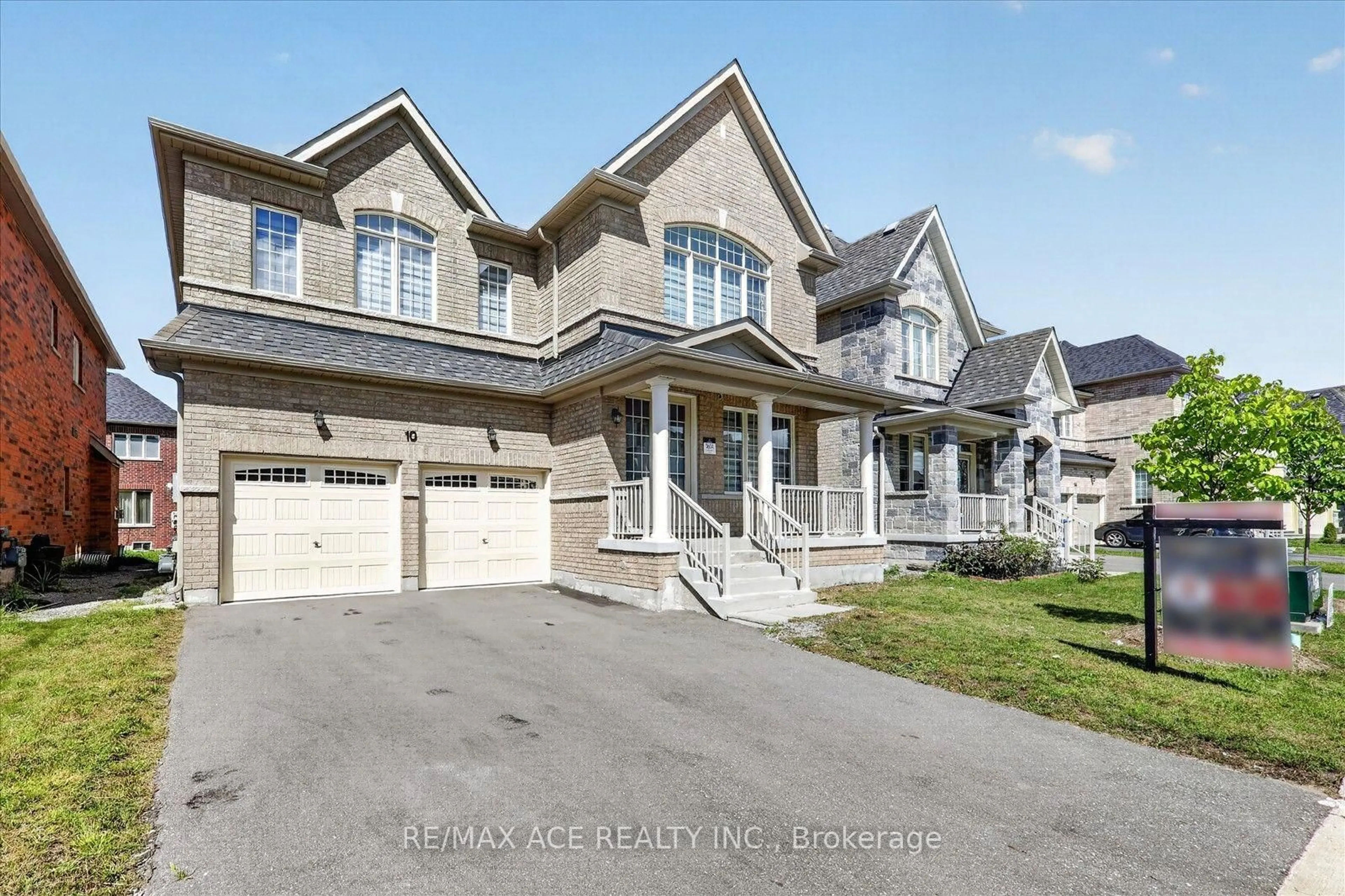 Home with brick exterior material, street for 10 Hitching Post Rd, Georgina Ontario L4P 2E7