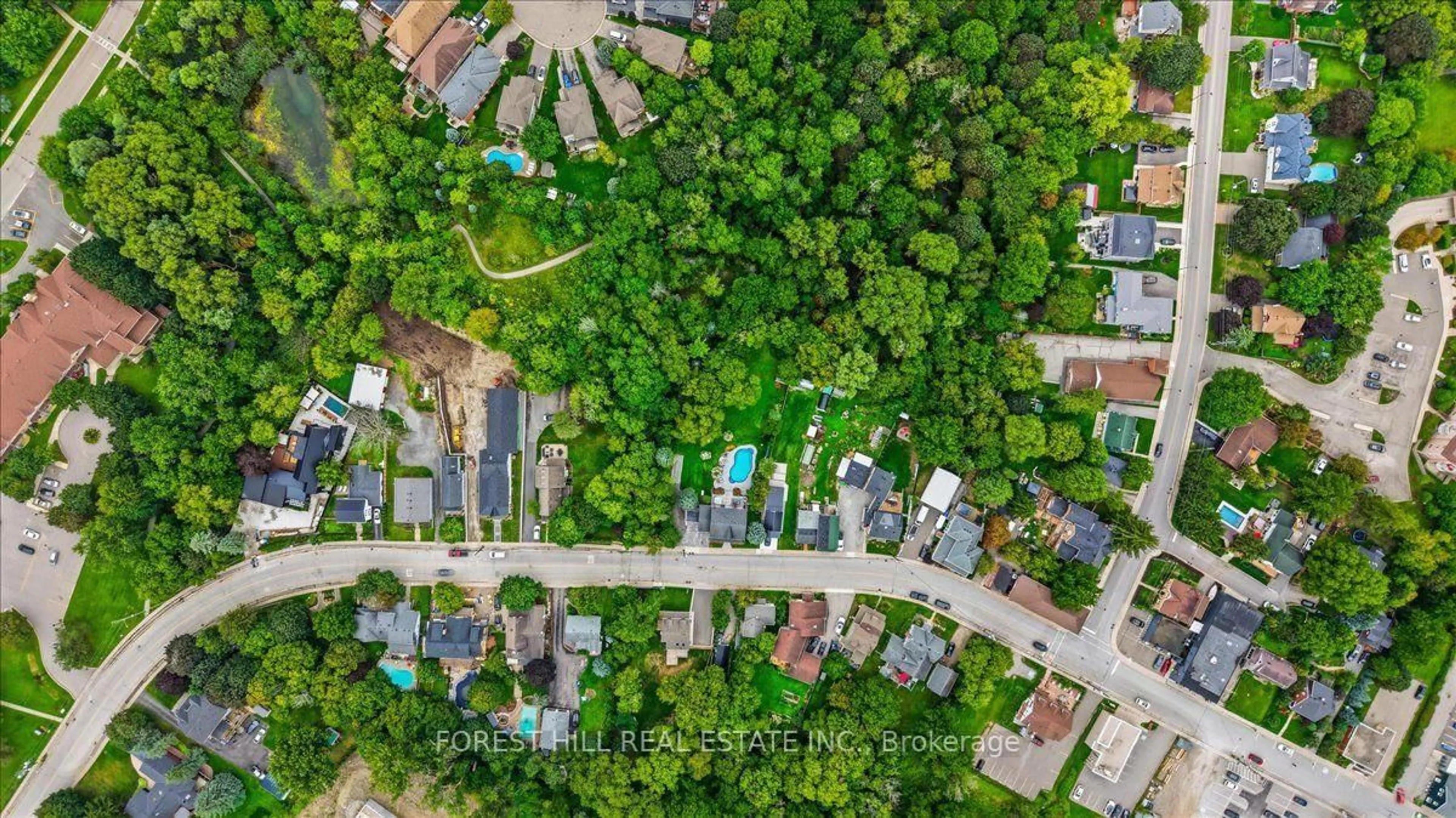 A pic from outside/outdoor area/front of a property/back of a property/a pic from drone, street for 137 Main St, King Ontario L0G 1T0