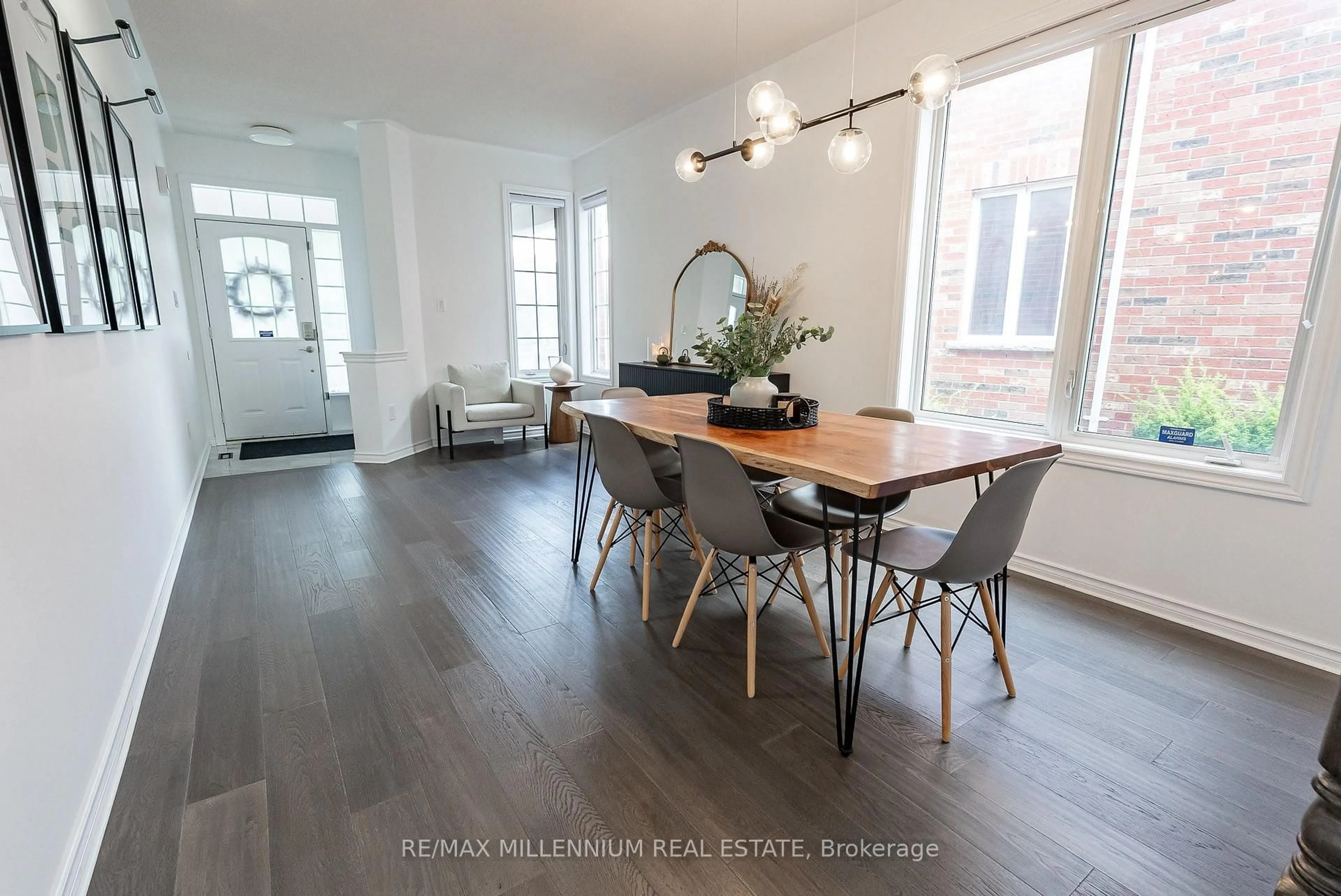 Dining room, wood/laminate floor for 107 Horsedreamer Lane, Whitchurch-Stouffville Ontario L4A 0K8