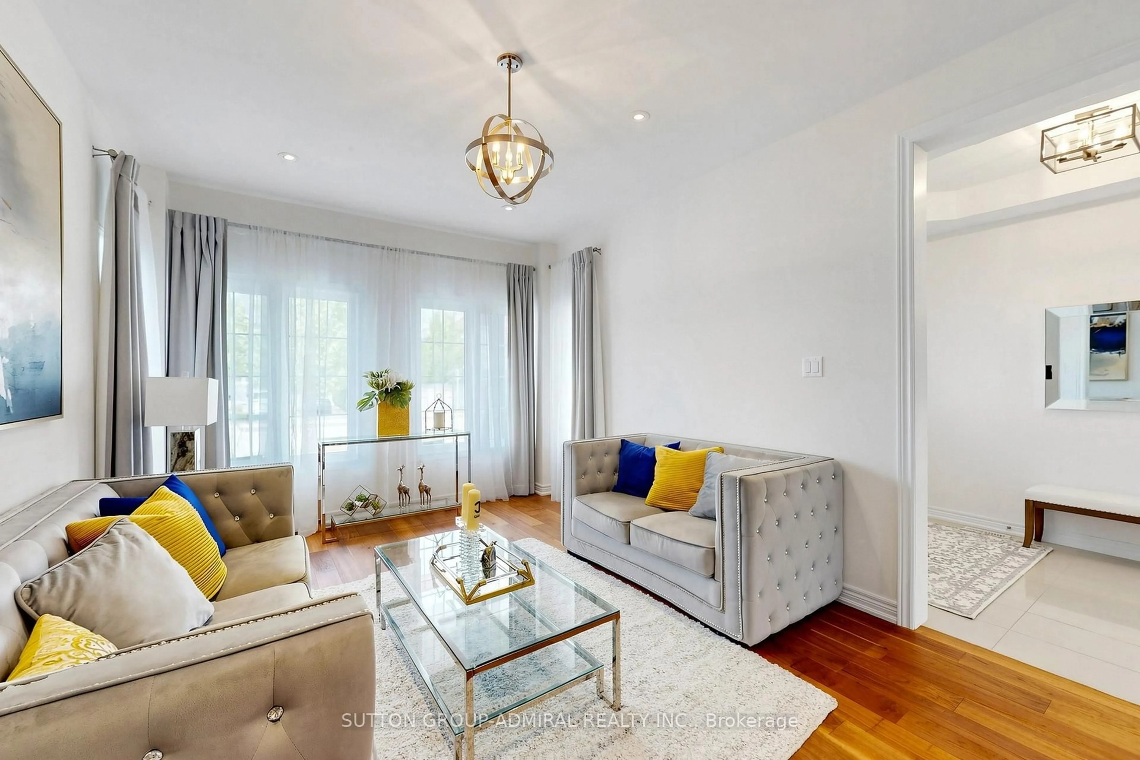 Living room with furniture, unknown for 545 Clifford Perry Pl, Newmarket Ontario L3X 0J1