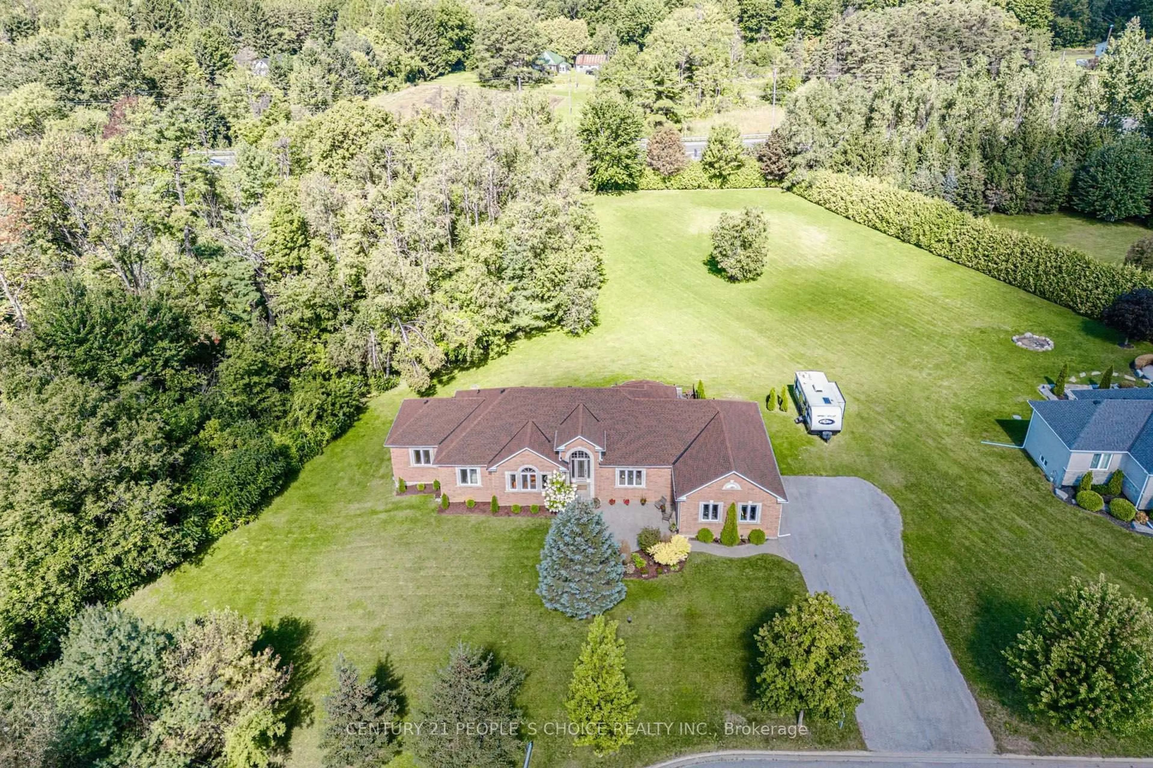 A pic from outside/outdoor area/front of a property/back of a property/a pic from drone, unknown for 44 Deer Ridge Rd, Uxbridge Ontario L0C 1A0
