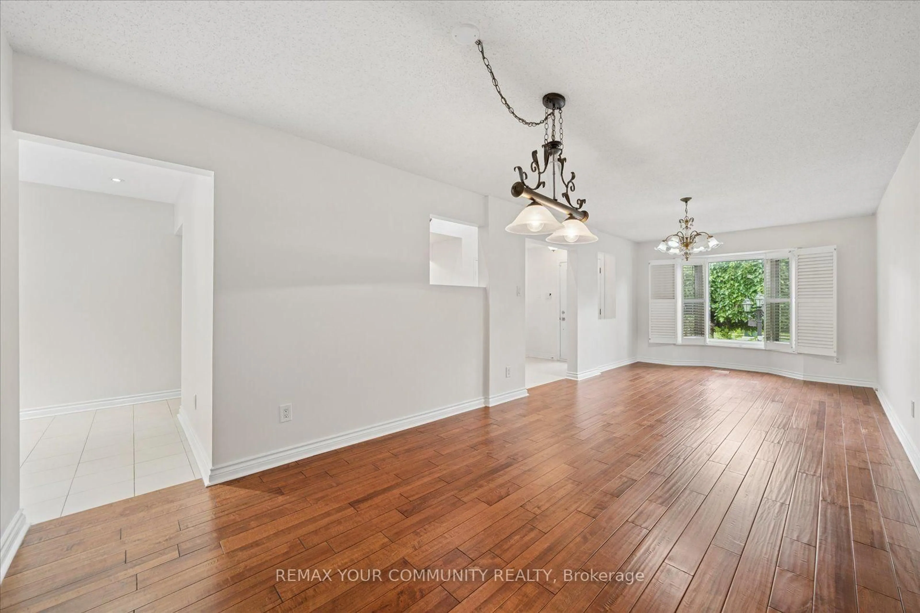 Dining room, unknown for 102 Edmund Seager Dr, Vaughan Ontario L4J 4S8