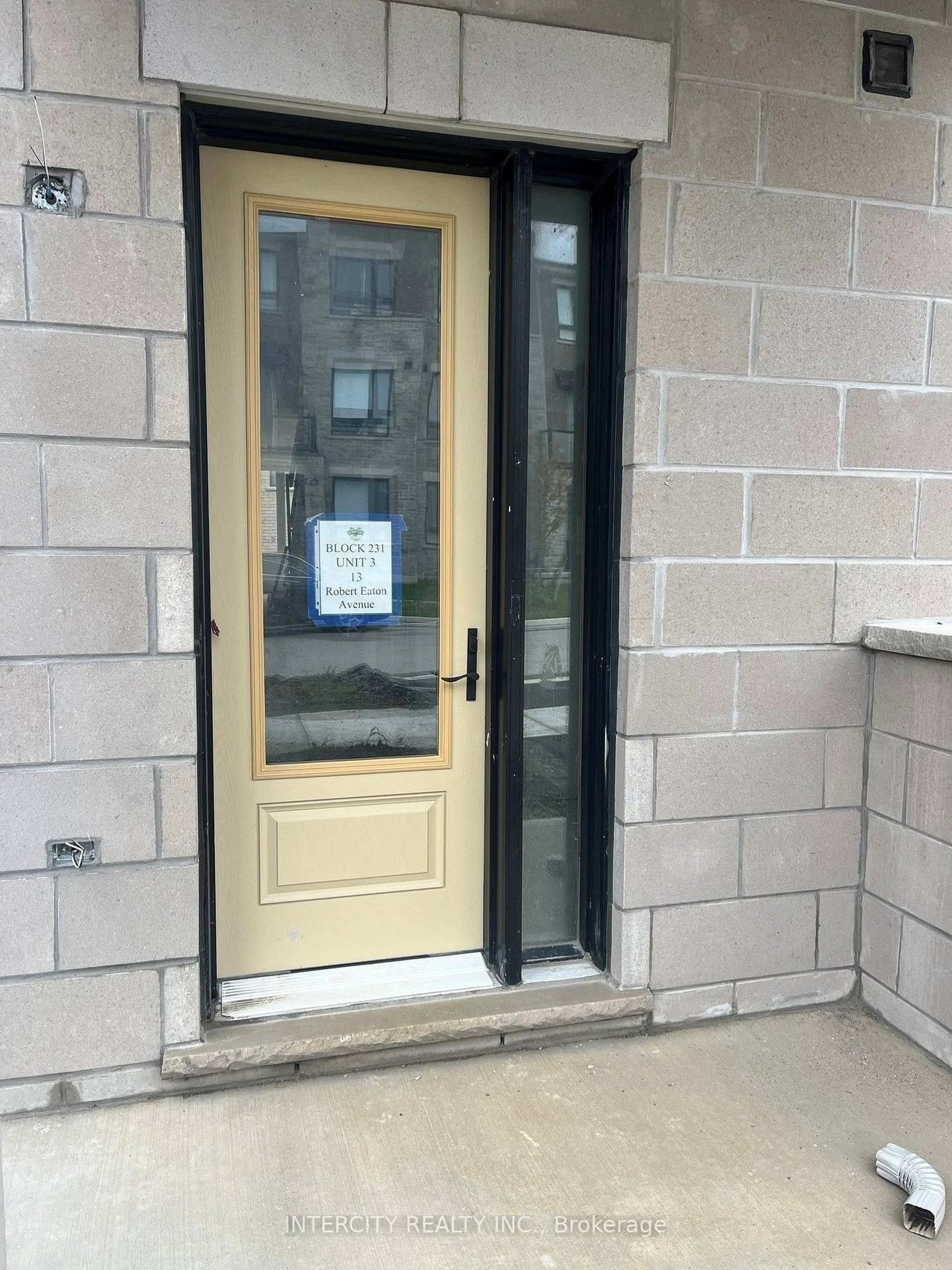 Indoor entryway for 13 Robert Eaton Ave #(Block 231 Unit 3), Markham Ontario L3S 0G5
