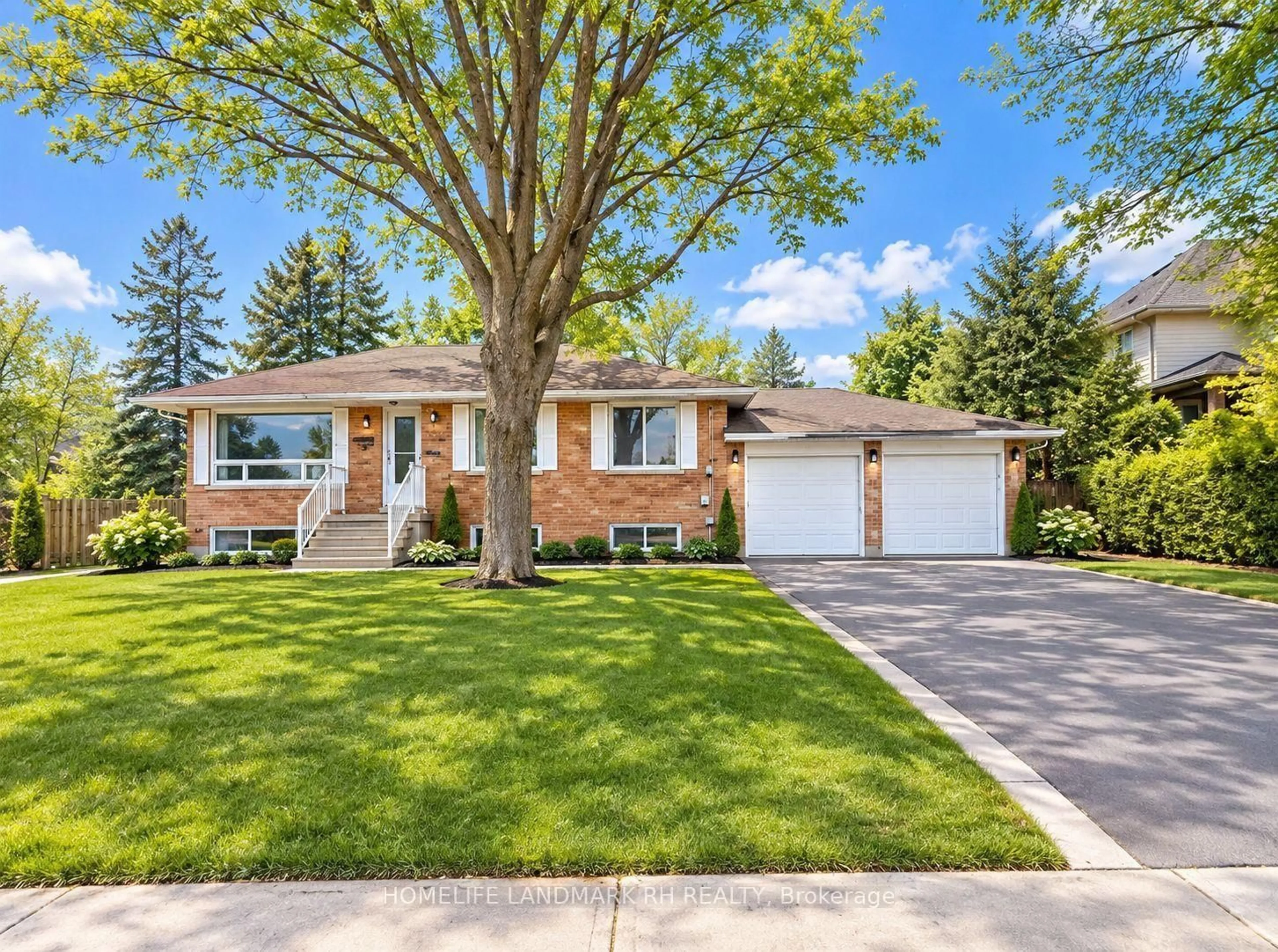 Home with brick exterior material, street for 114 Hollingsworth Dr, King Ontario L7B 1G4
