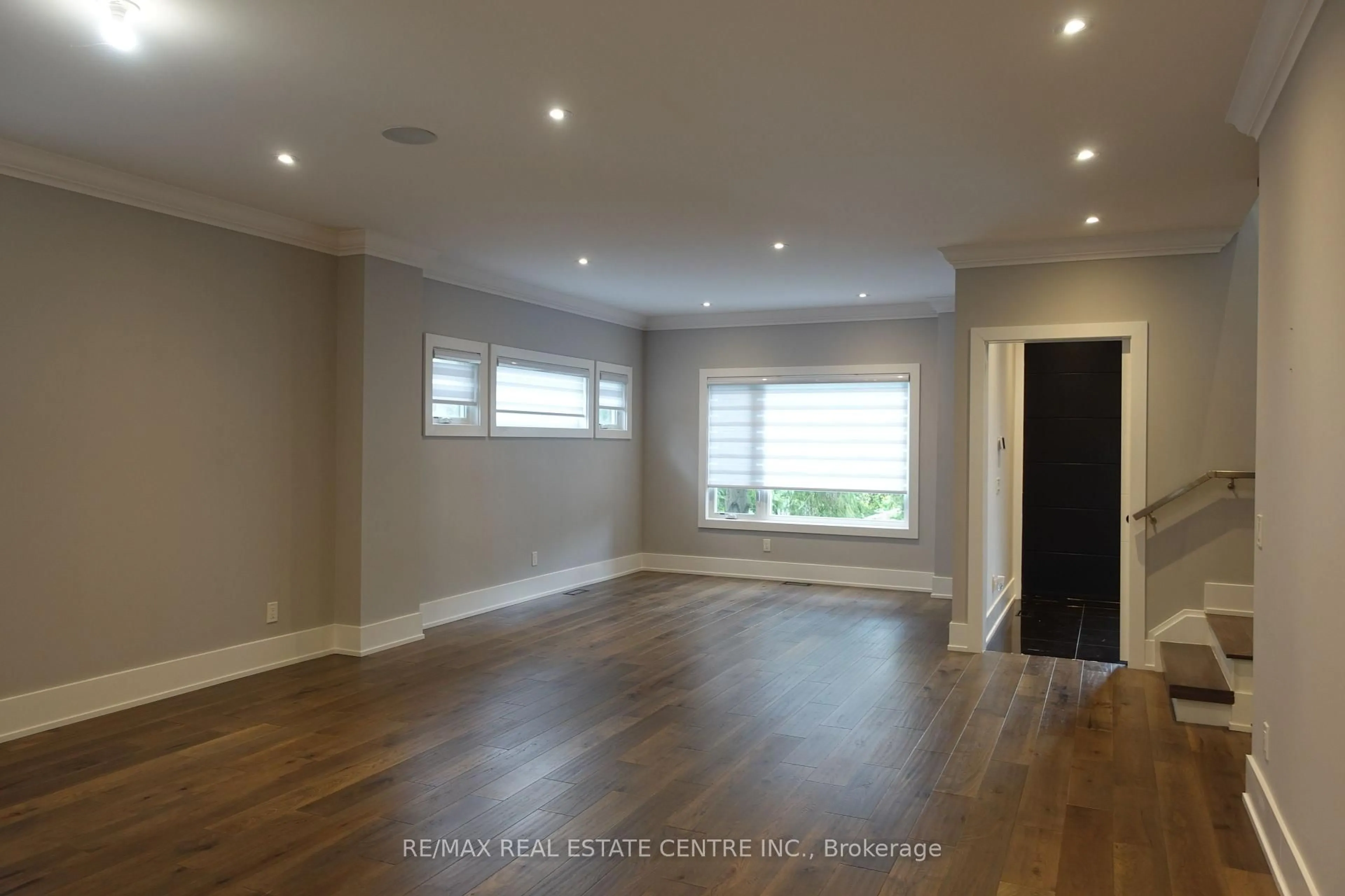 A pic of a room for 2140 Willard Ave, Innisfil Ontario L9S 2C2
