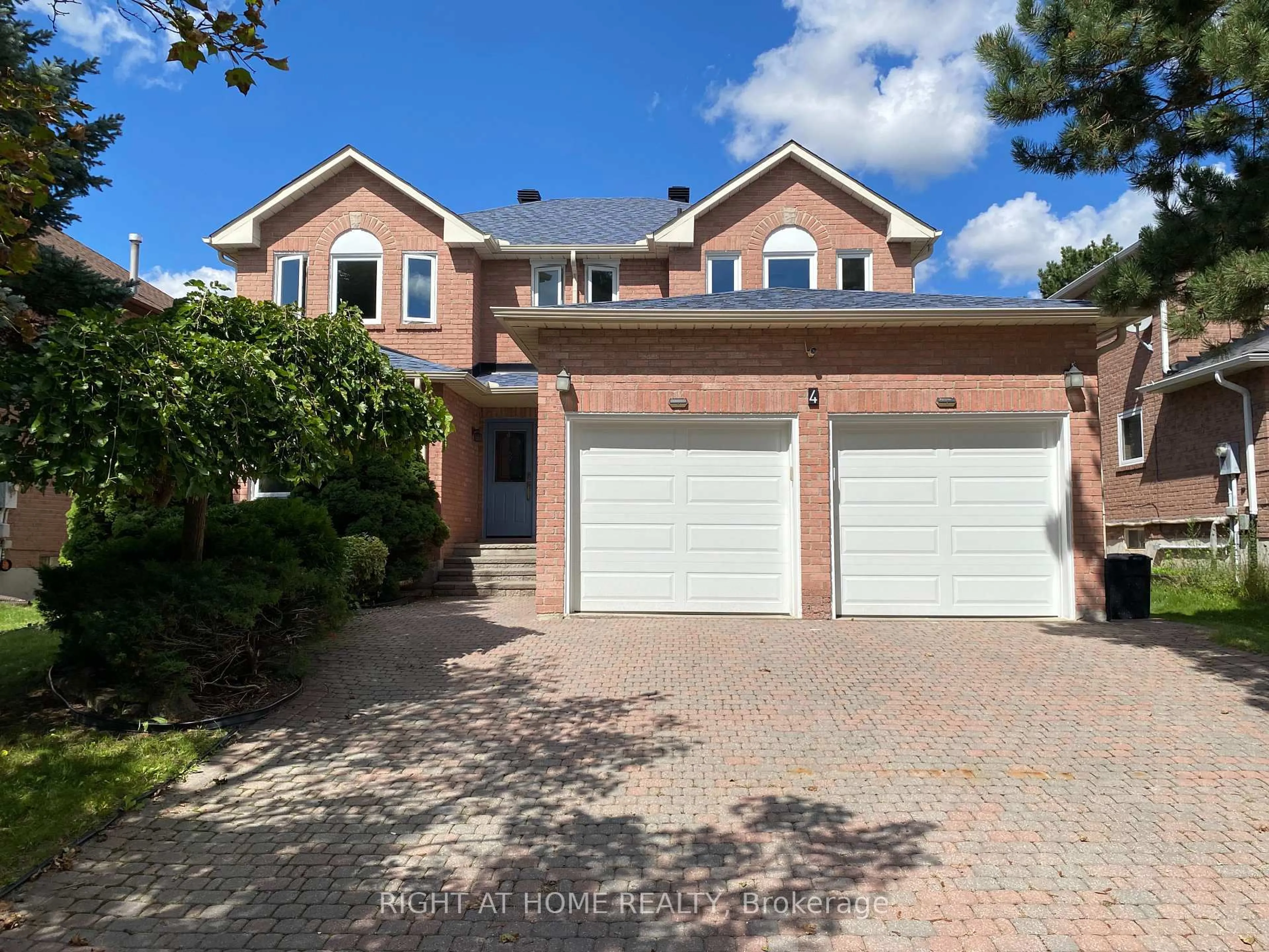 Home with brick exterior material, street for 4 Kirkland Crt, Richmond Hill Ontario L4C 9H3