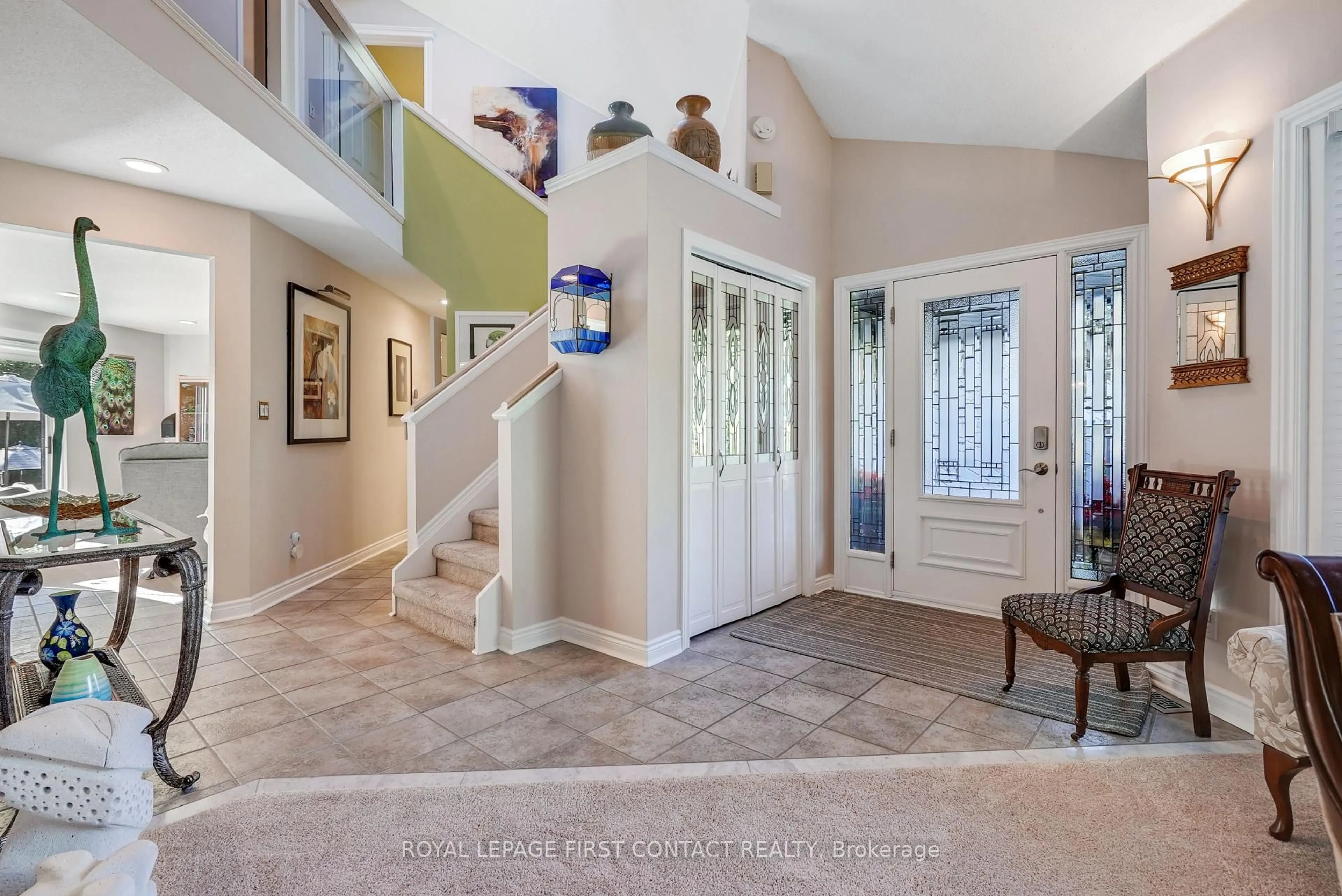 Indoor entryway for 3847 West St, Innisfil Ontario L9S 2L8
