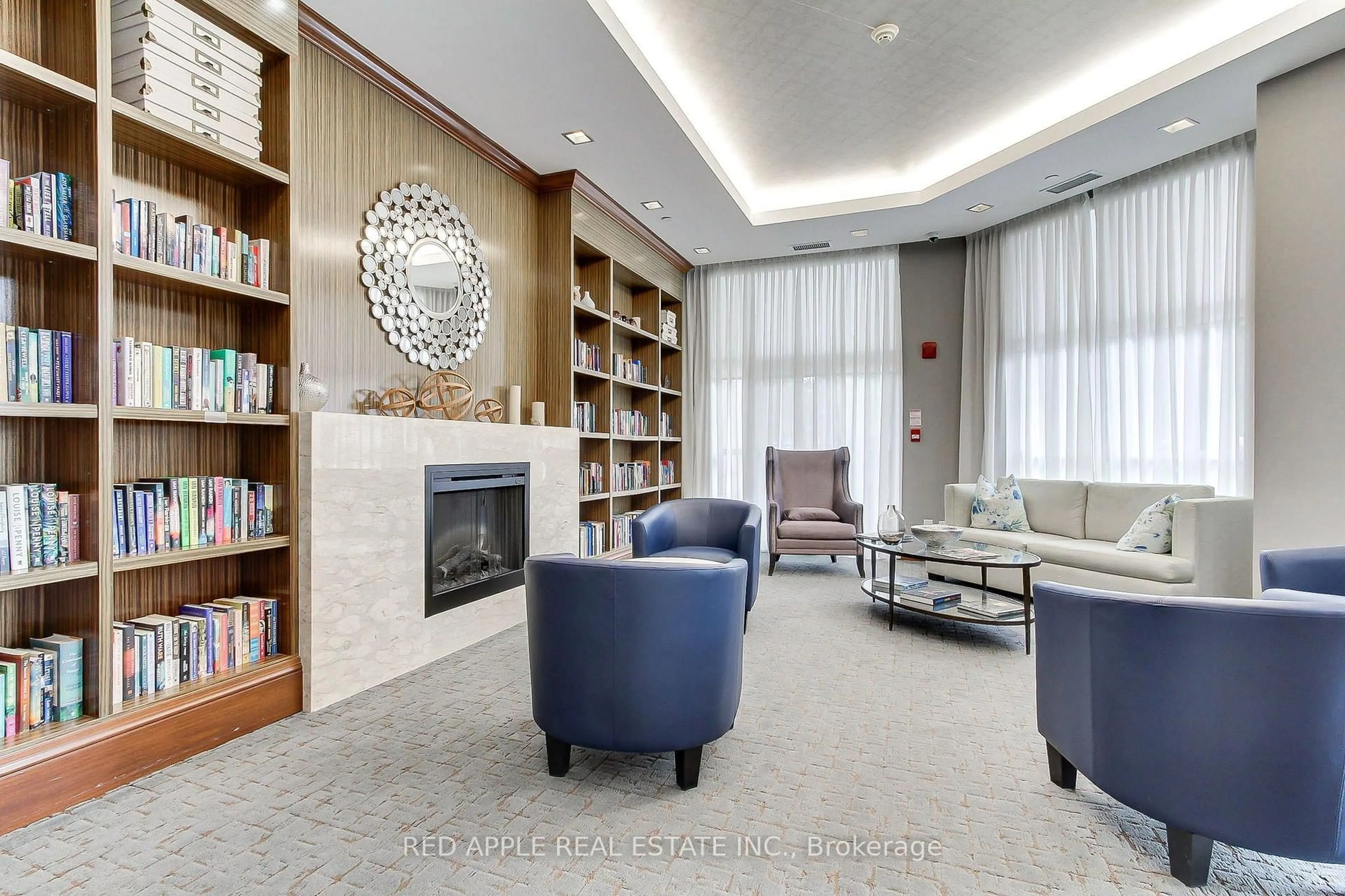 Lobby for 111 Civic Square Gate #519, Aurora Ontario L4G 0S6