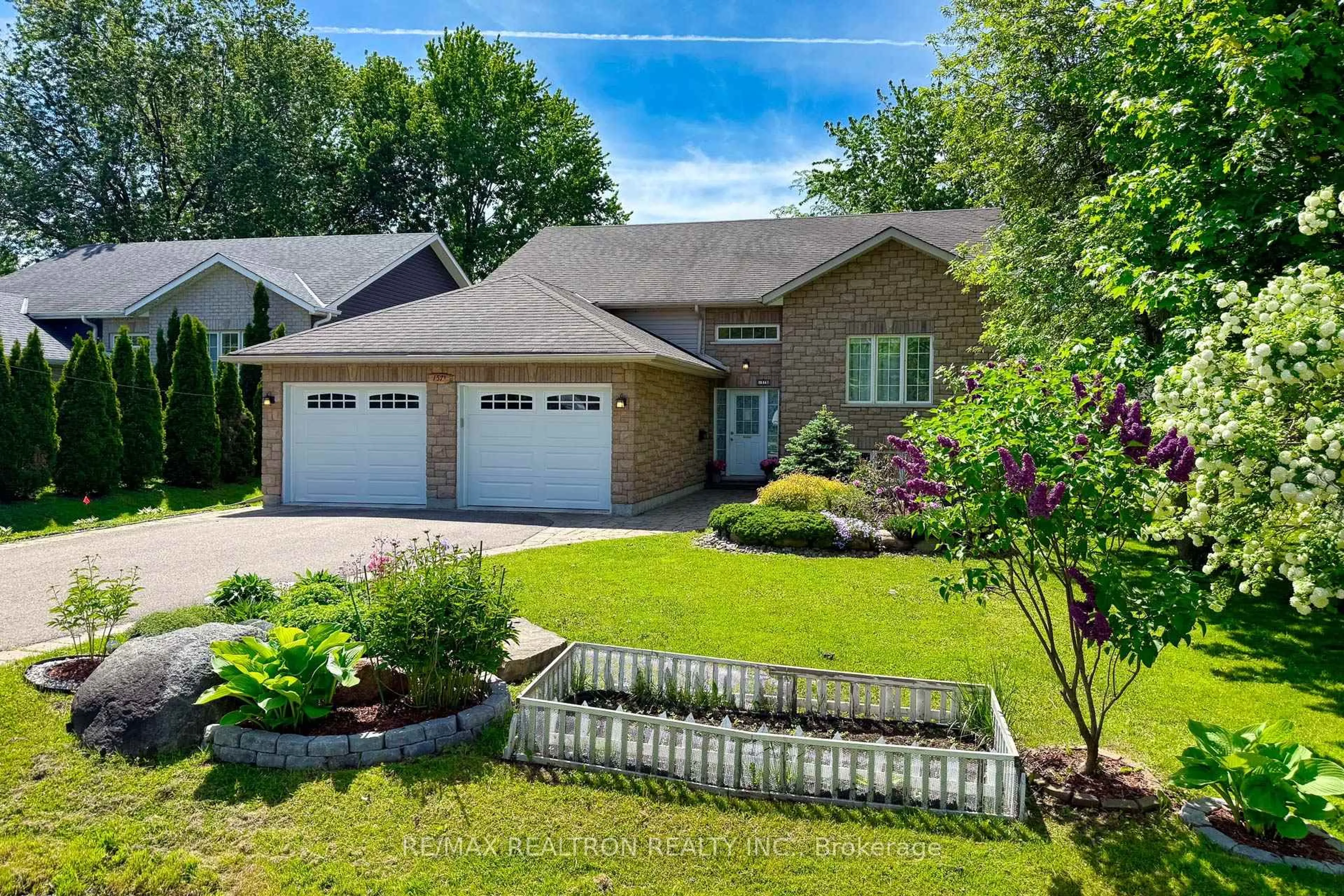 Home with brick exterior material, unknown for 157B Silas Blvd, Georgina Ontario L4P 2K2