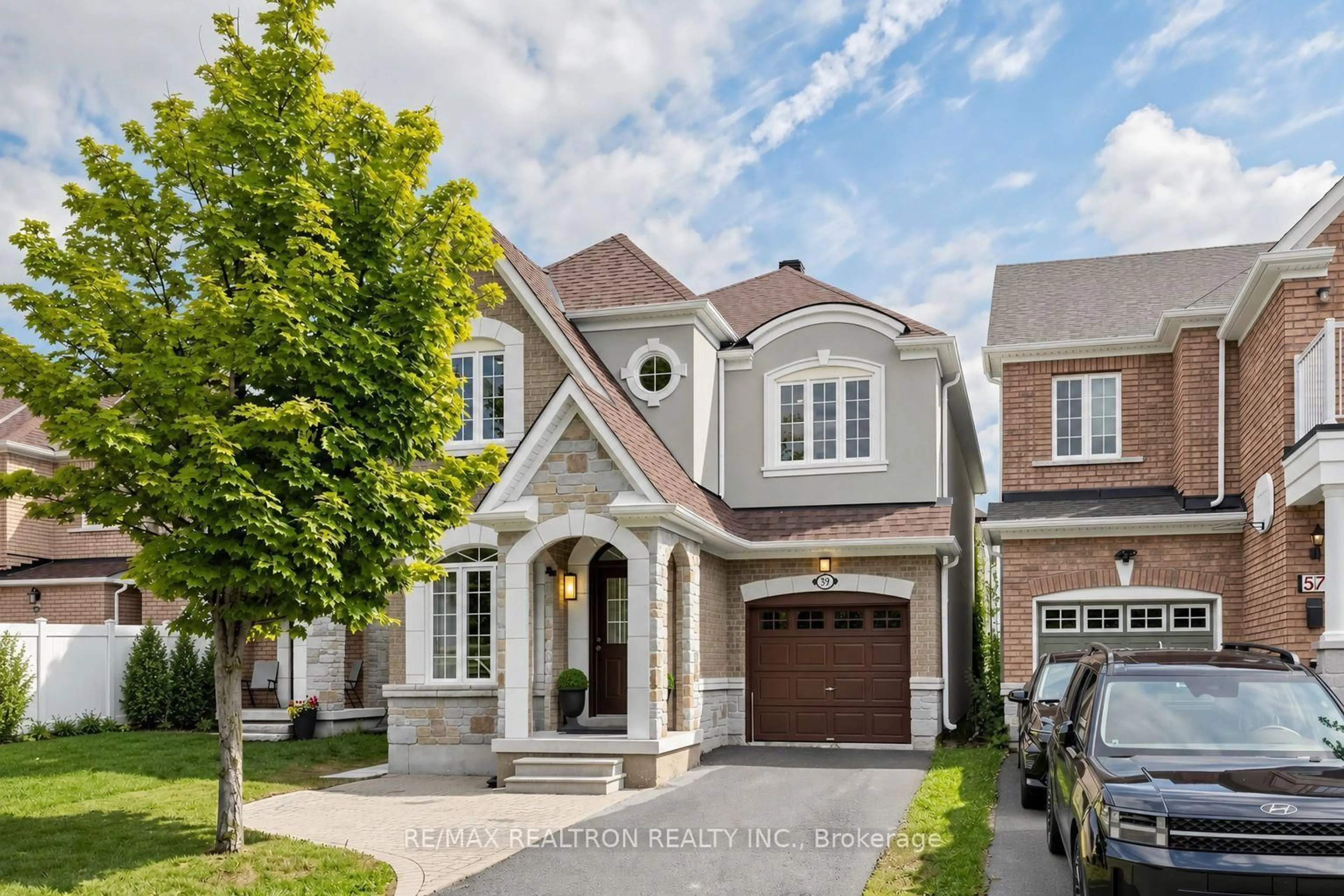 Home with brick exterior material, street for 59 Dewpoint Rd, Vaughan Ontario L4J 9E1