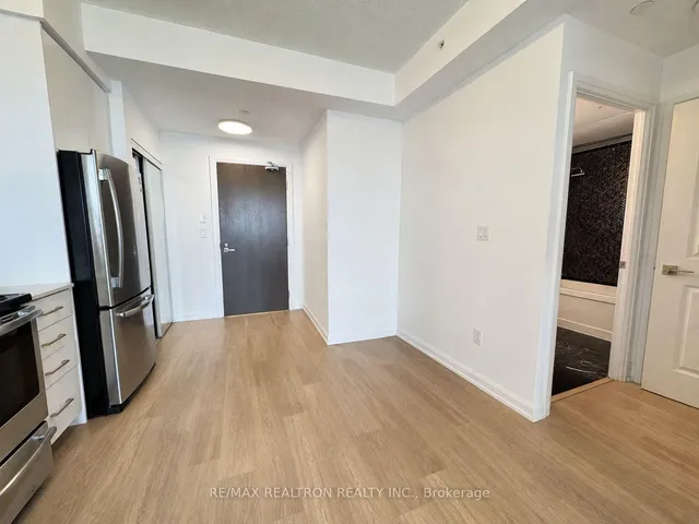 7161 Yonge St #2535, Markham 5