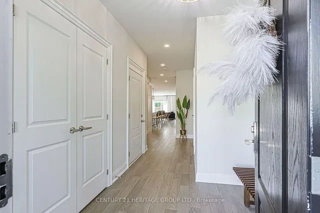 27 Lowther Ave, Richmond Hill 3