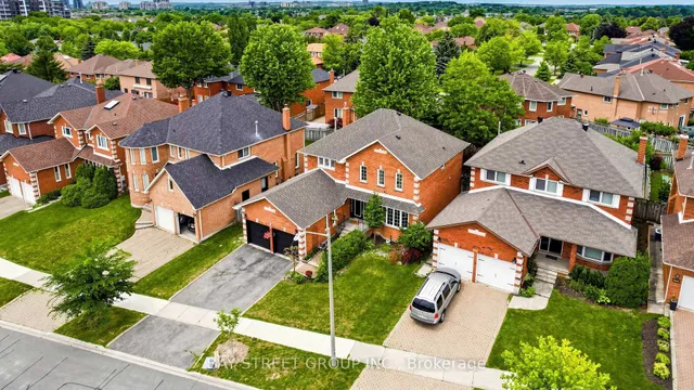 26 Kew Gdns, Richmond Hill 2