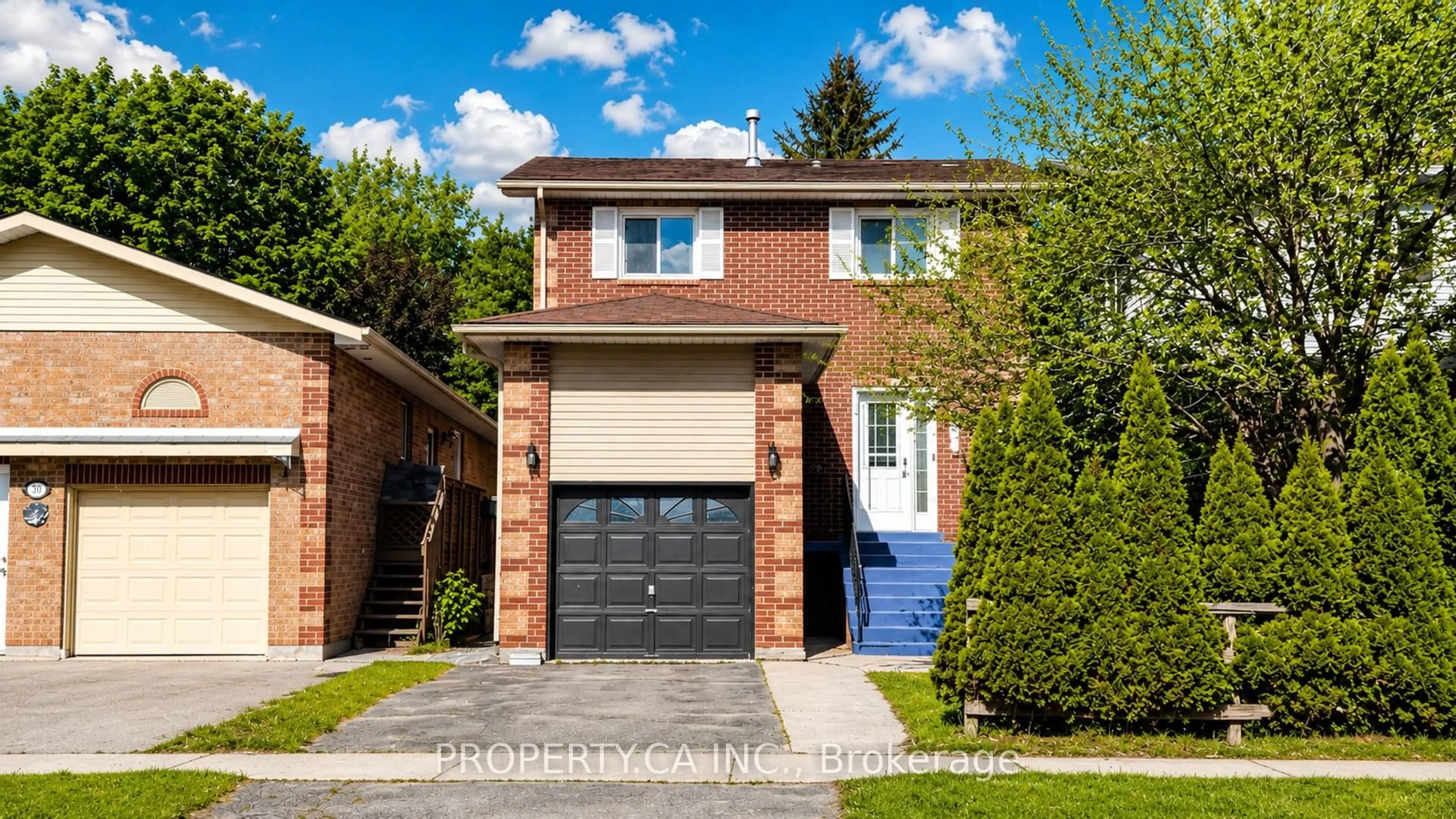 Home with brick exterior material, street for 32 Hodgins Ave, Georgina Ontario L4P 3T3