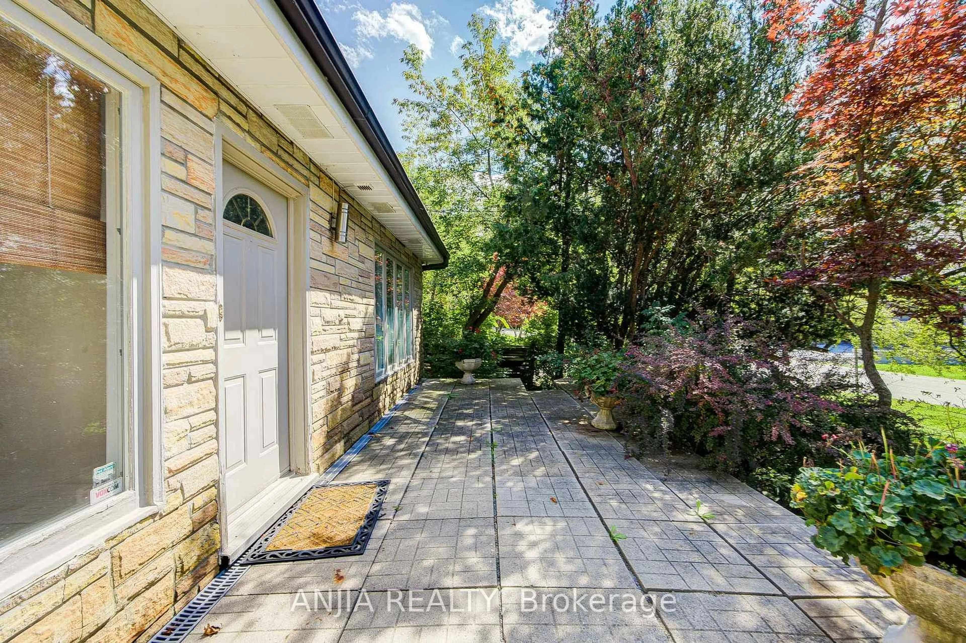 Unknown for 21 Princess St, Markham Ontario L3P 1K4