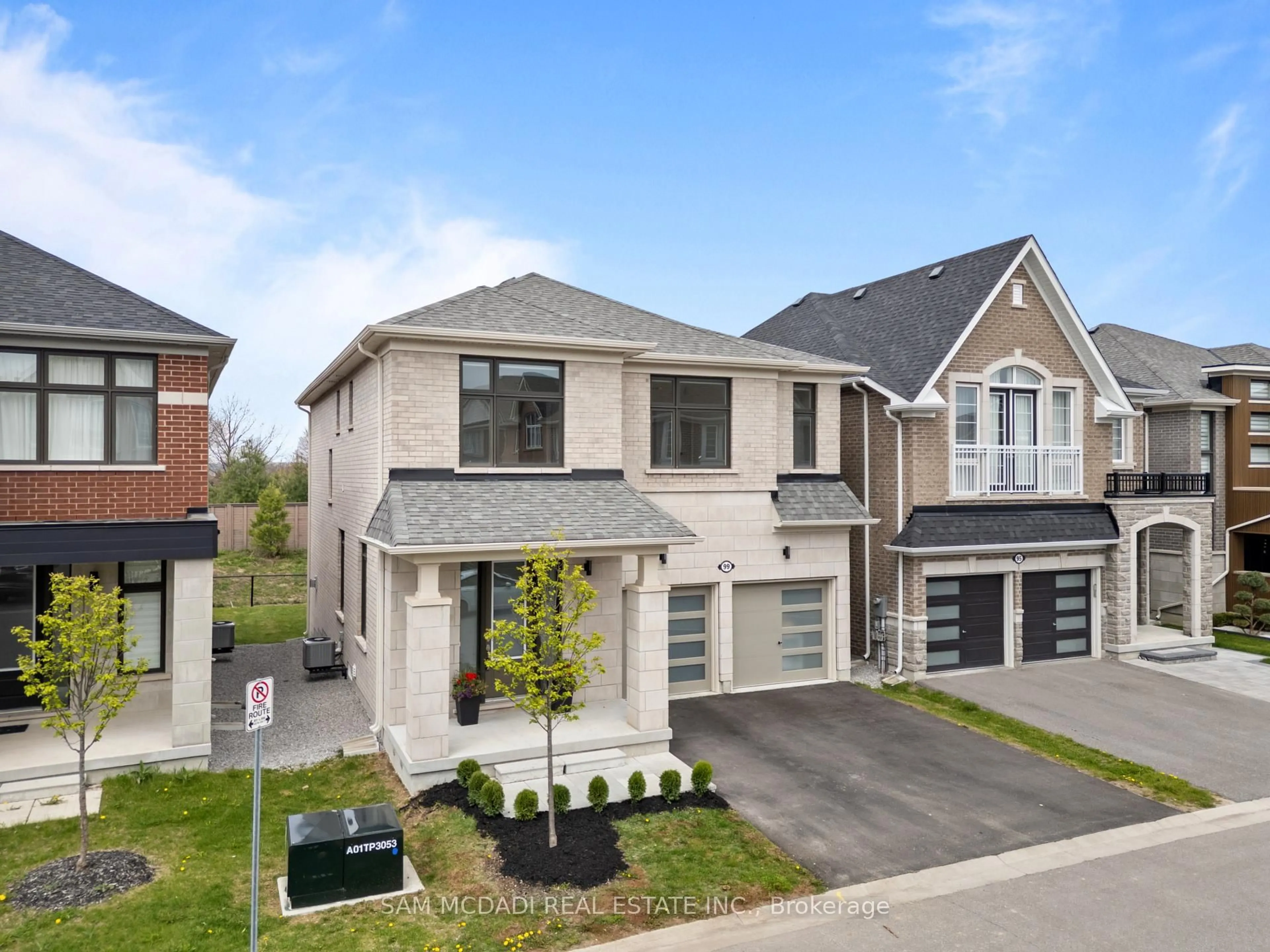 Home with brick exterior material, street for 99 Black Walnut Crt, Aurora Ontario L4G 3X7