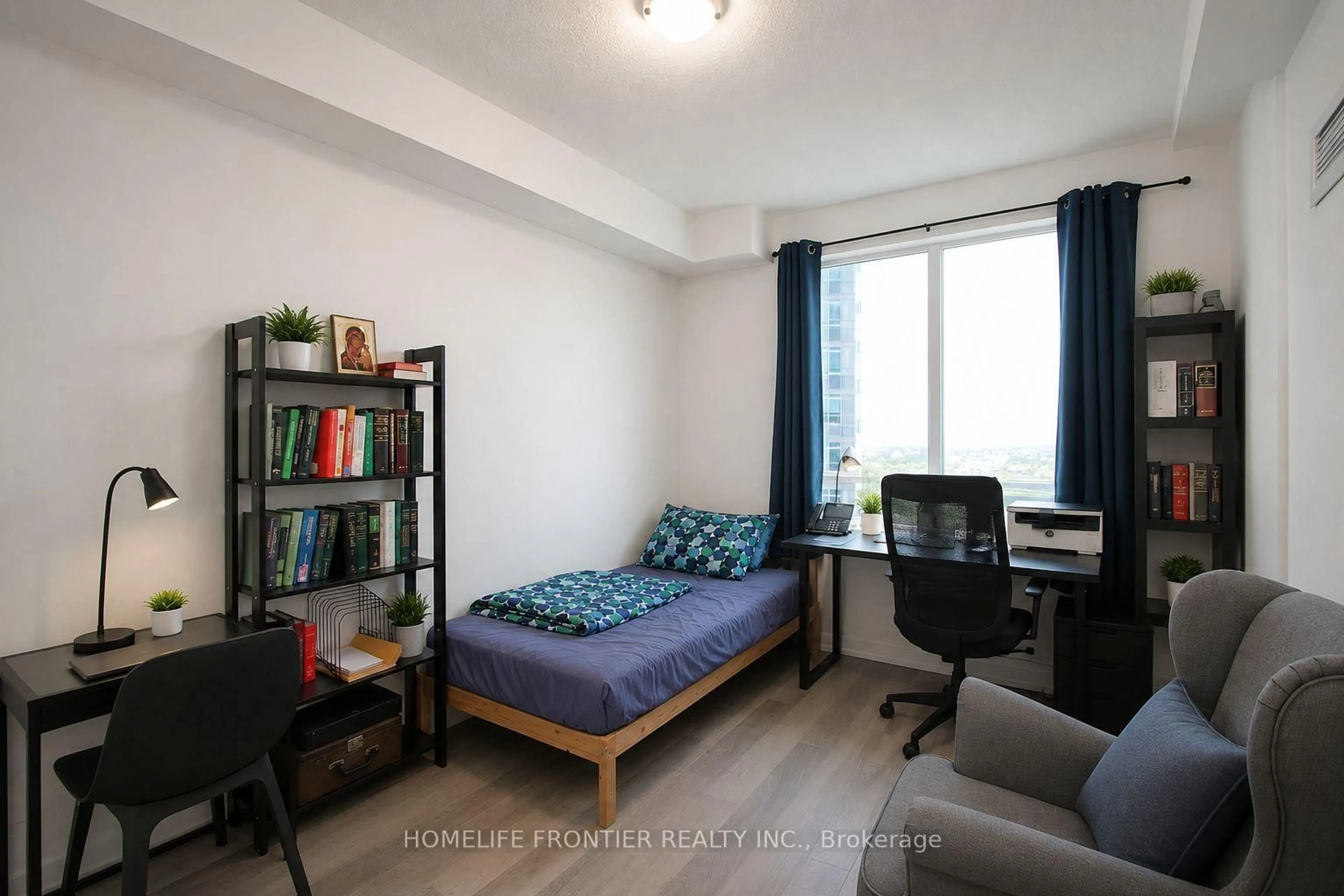 A pic of a room for 7165 Yonge St #1810, Markham Ontario L3T 0C9