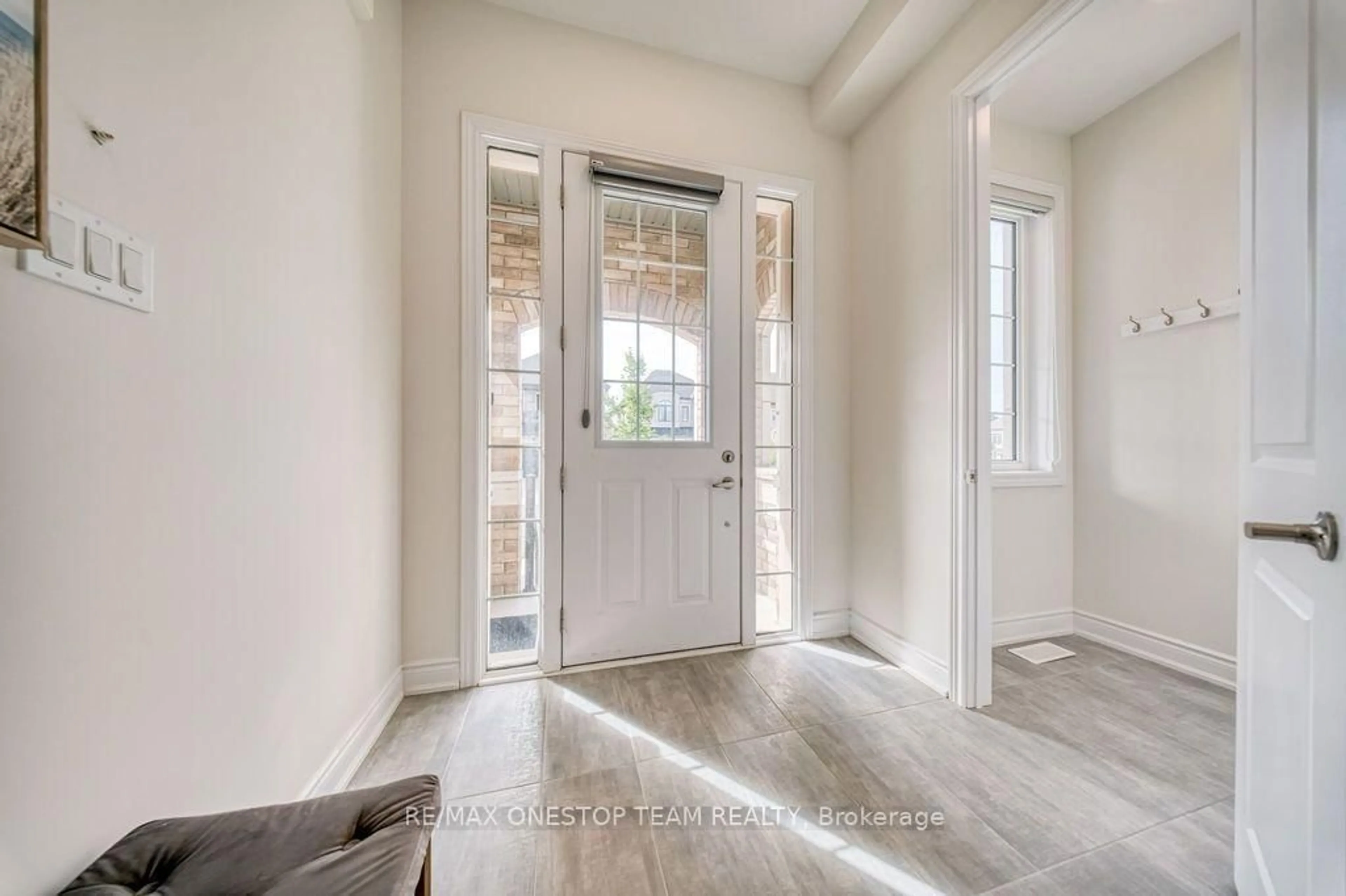 Indoor entryway for 70 Madoc Pl, Vaughan Ontario L4H 3W3