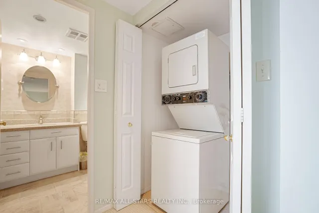 25 Austin Dr #817, Markham 4